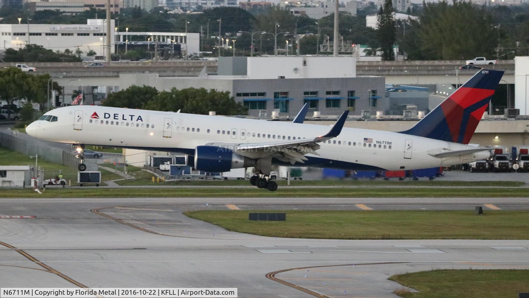 N6711M, 2000 Boeing 757-232 C/N 30483, DAL 757-200