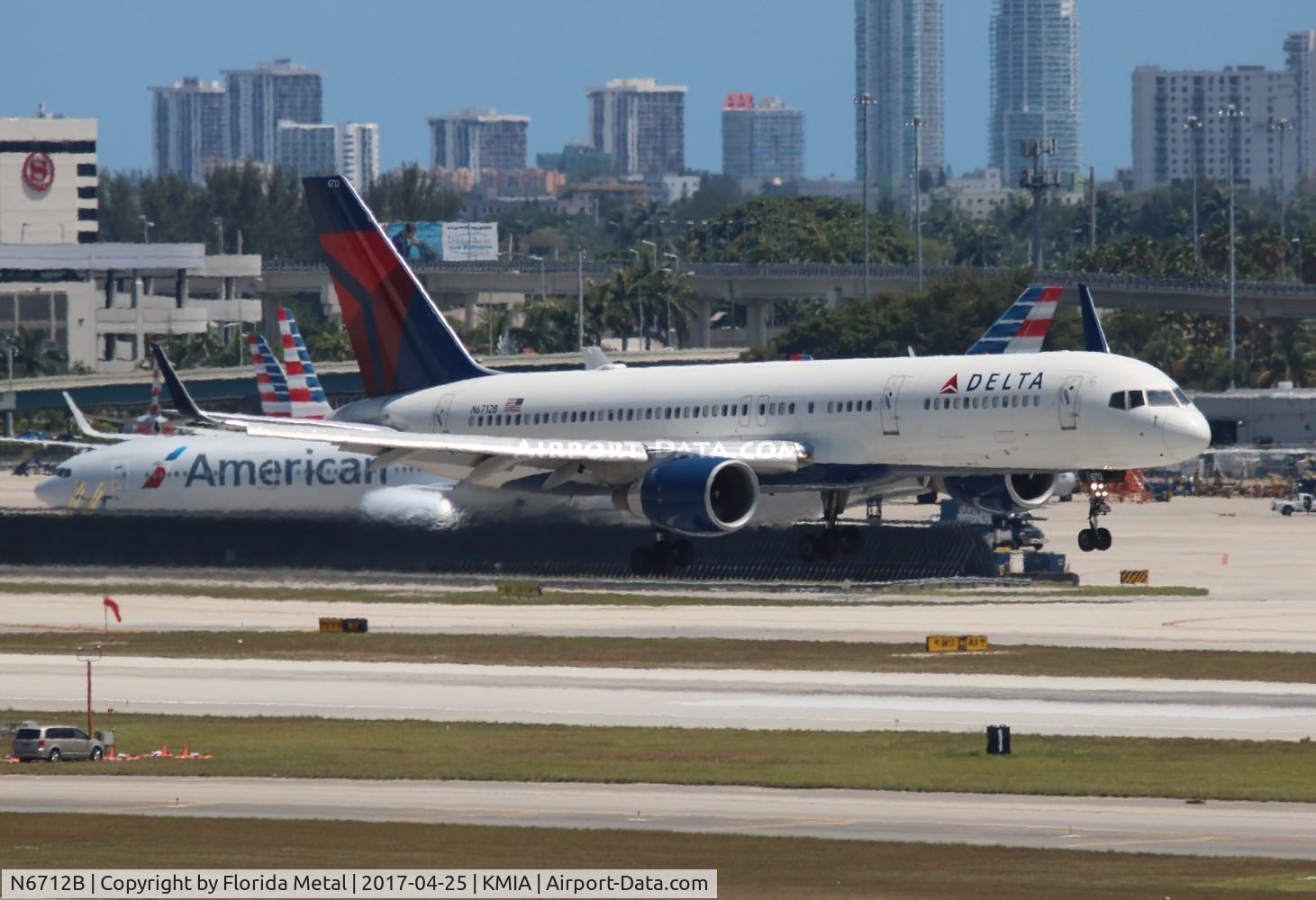N6712B, 2000 Boeing 757-232 C/N 30484, DAL 757-200