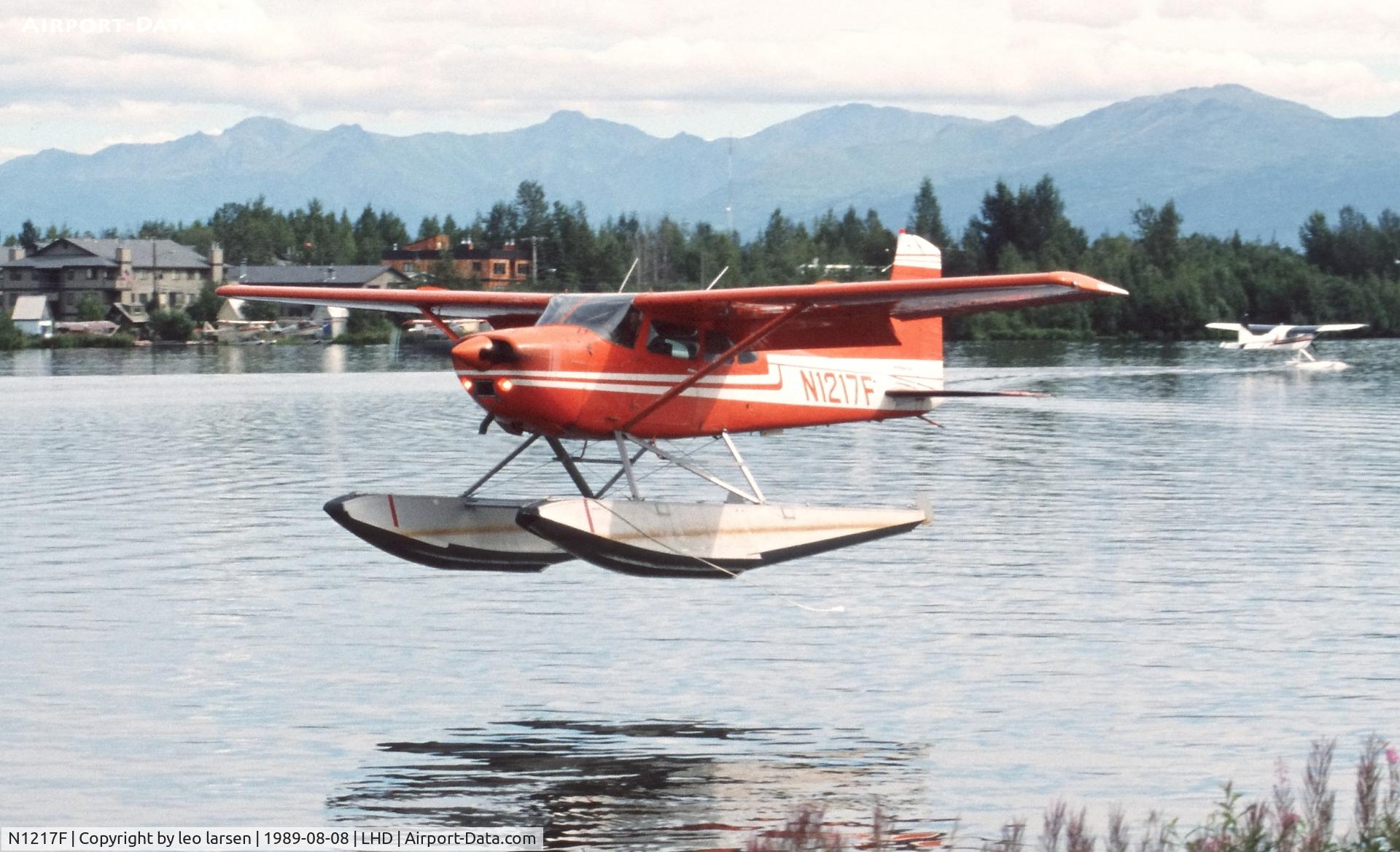 N1217F, 1975 Cessna A185F Skywagon 185 C/N 18502779, Lake Hood Air Harbour 8.8.1989