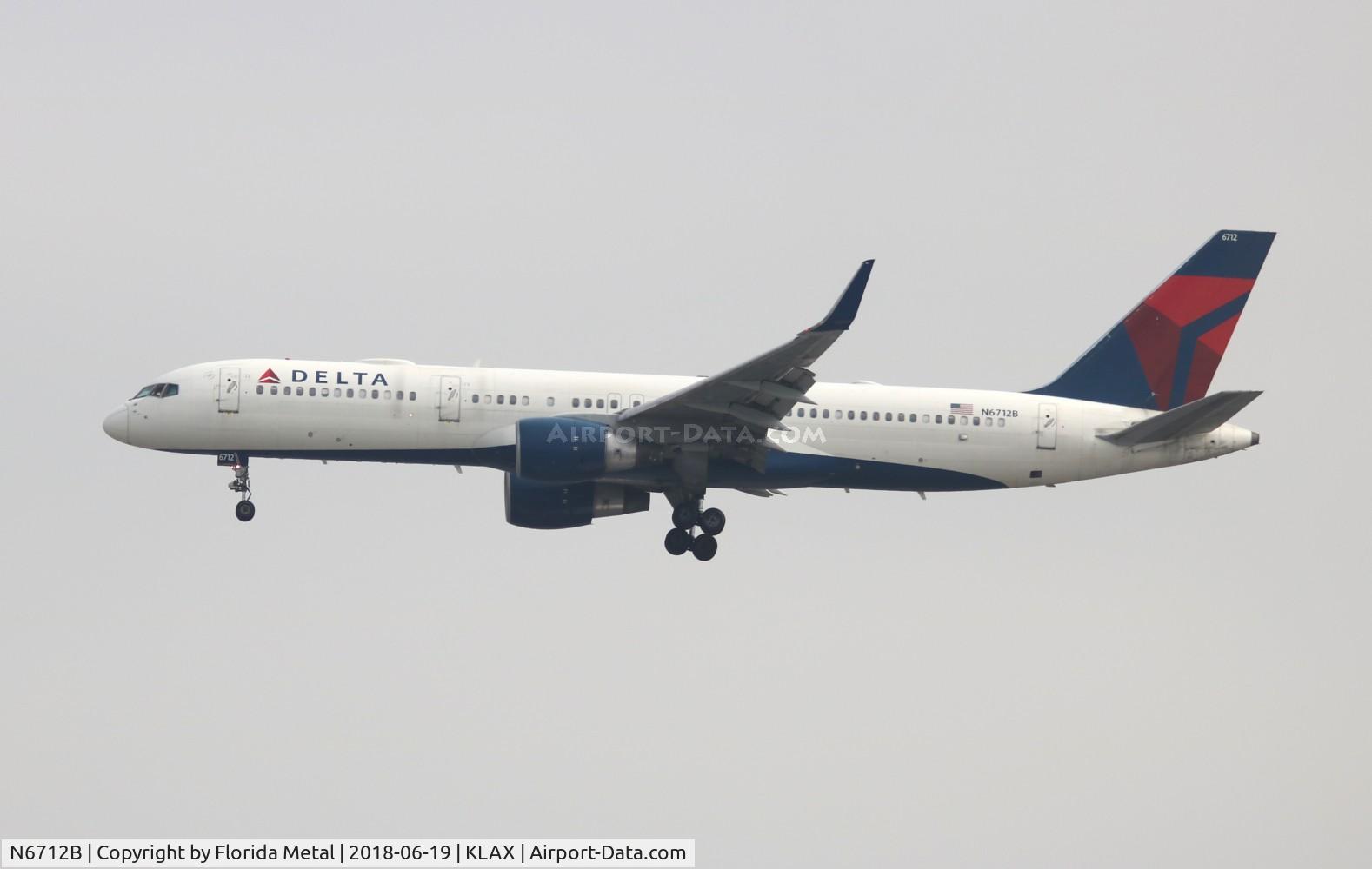N6712B, 2000 Boeing 757-232 C/N 30484, DAL 757-200