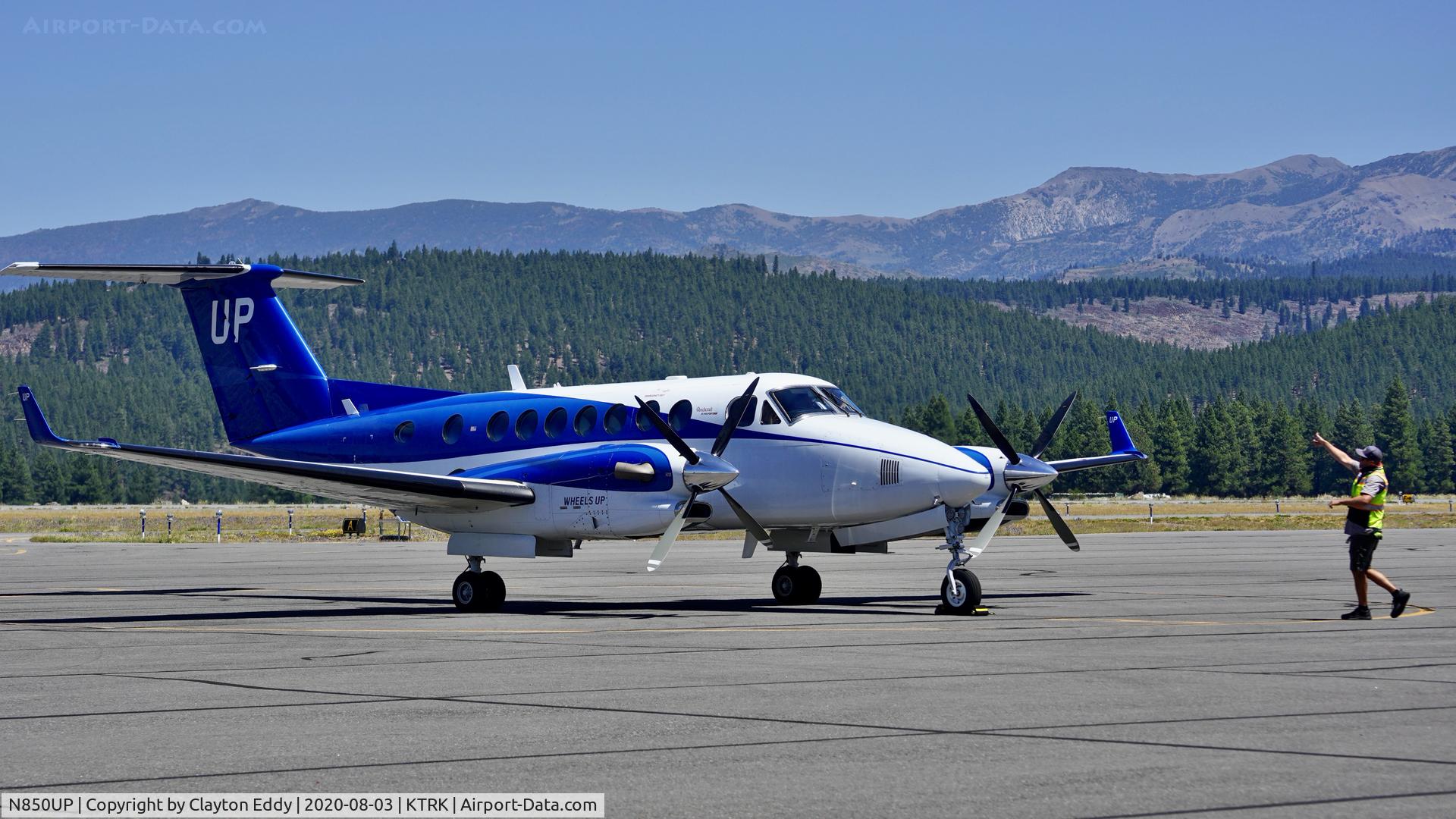 N850UP, 2015 Beechcraft B300 King Air 350i C/N FL-992, Truckee airport California 2020.