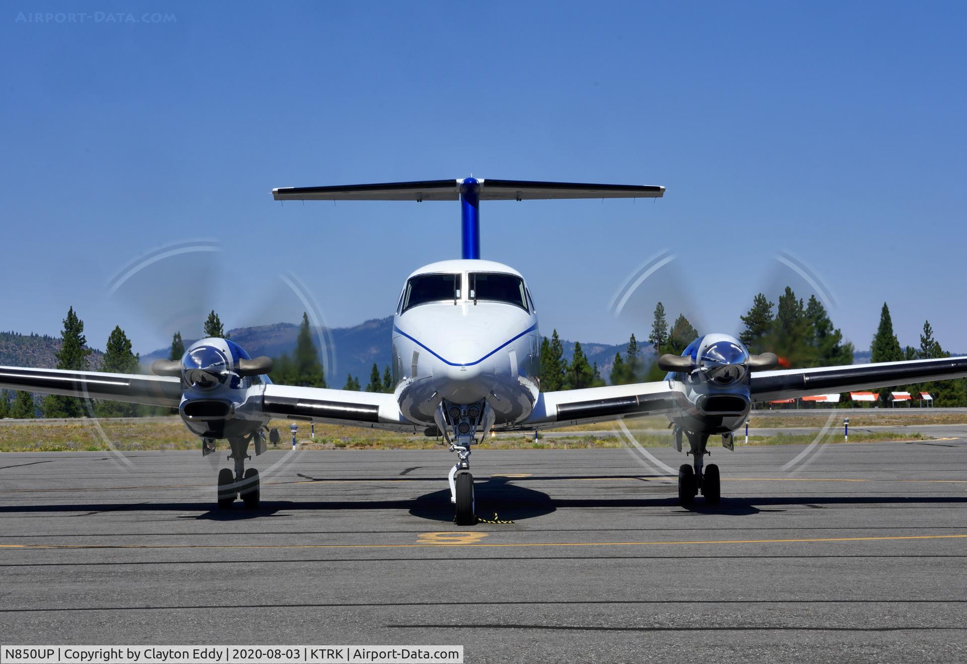 N850UP, 2015 Beechcraft B300 King Air 350i C/N FL-992, Truckee airport California 2020.
