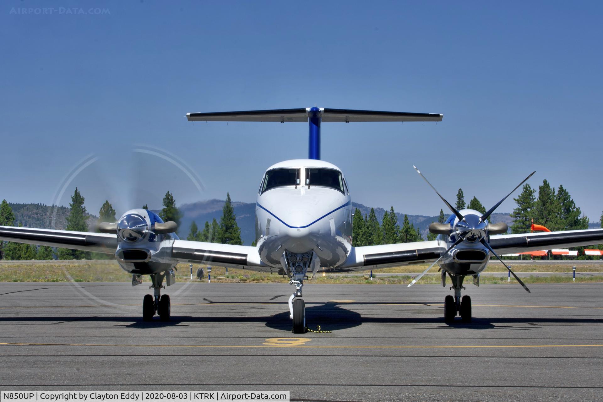 N850UP, 2015 Beechcraft B300 King Air 350i C/N FL-992, Truckee airport California 2020.
