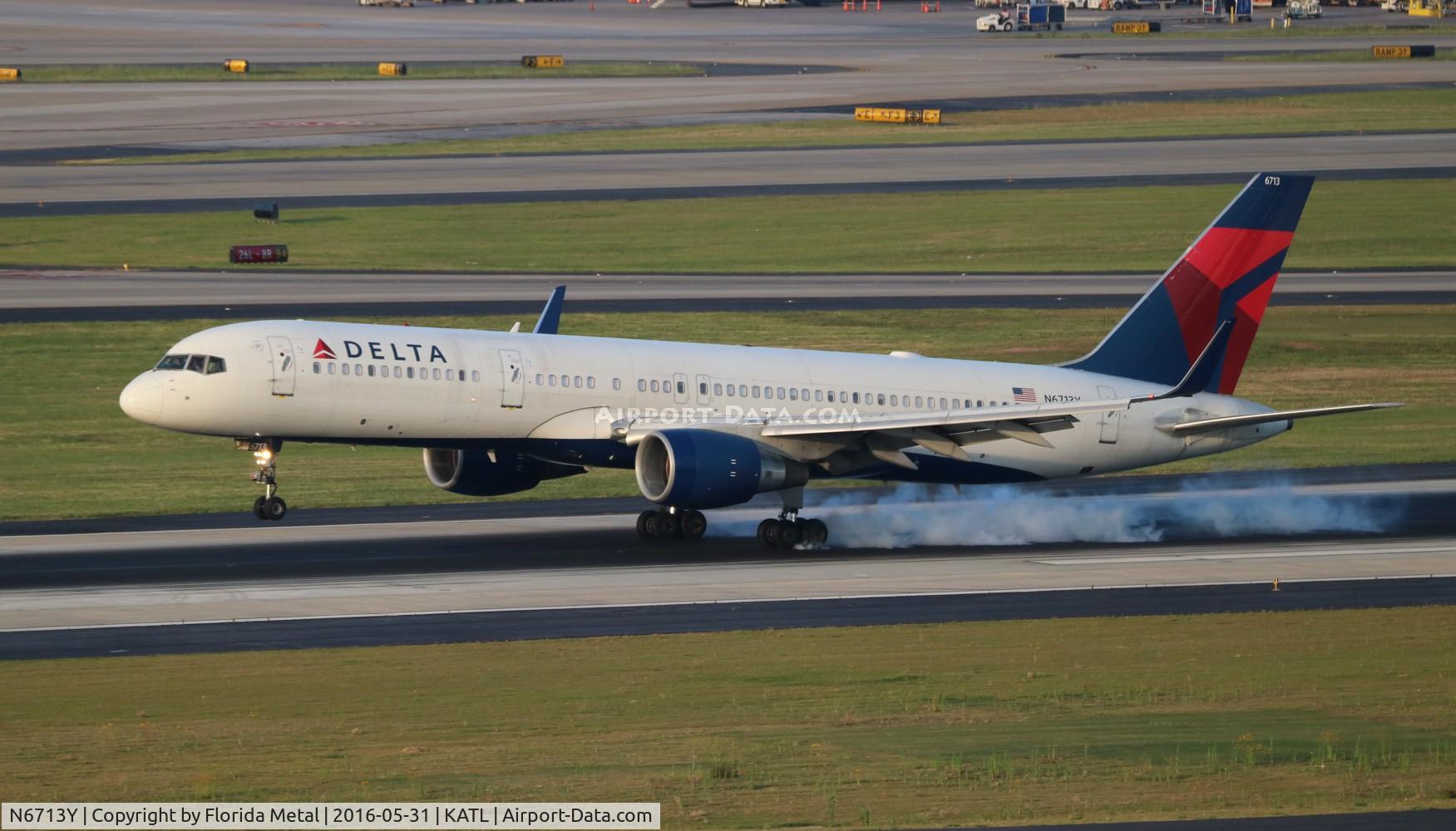 N6713Y, 2000 Boeing 757-232 C/N 30777, DAL 757-200