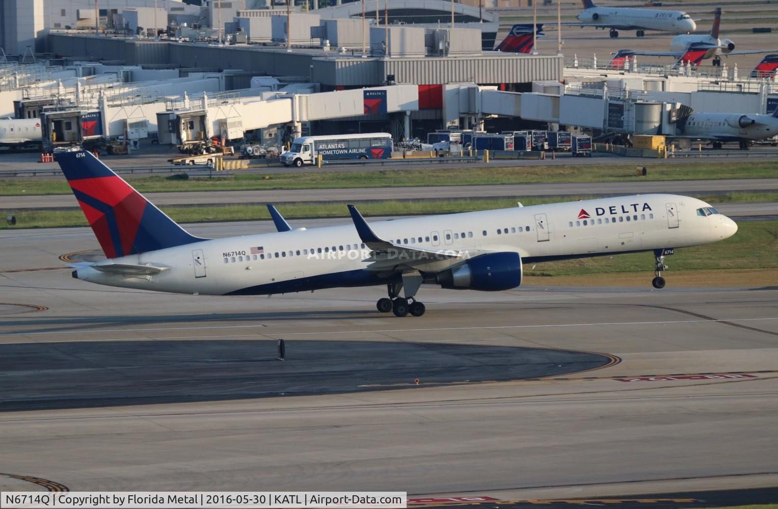 N6714Q, 2000 Boeing 757-232 C/N 30485, DAL 757-200