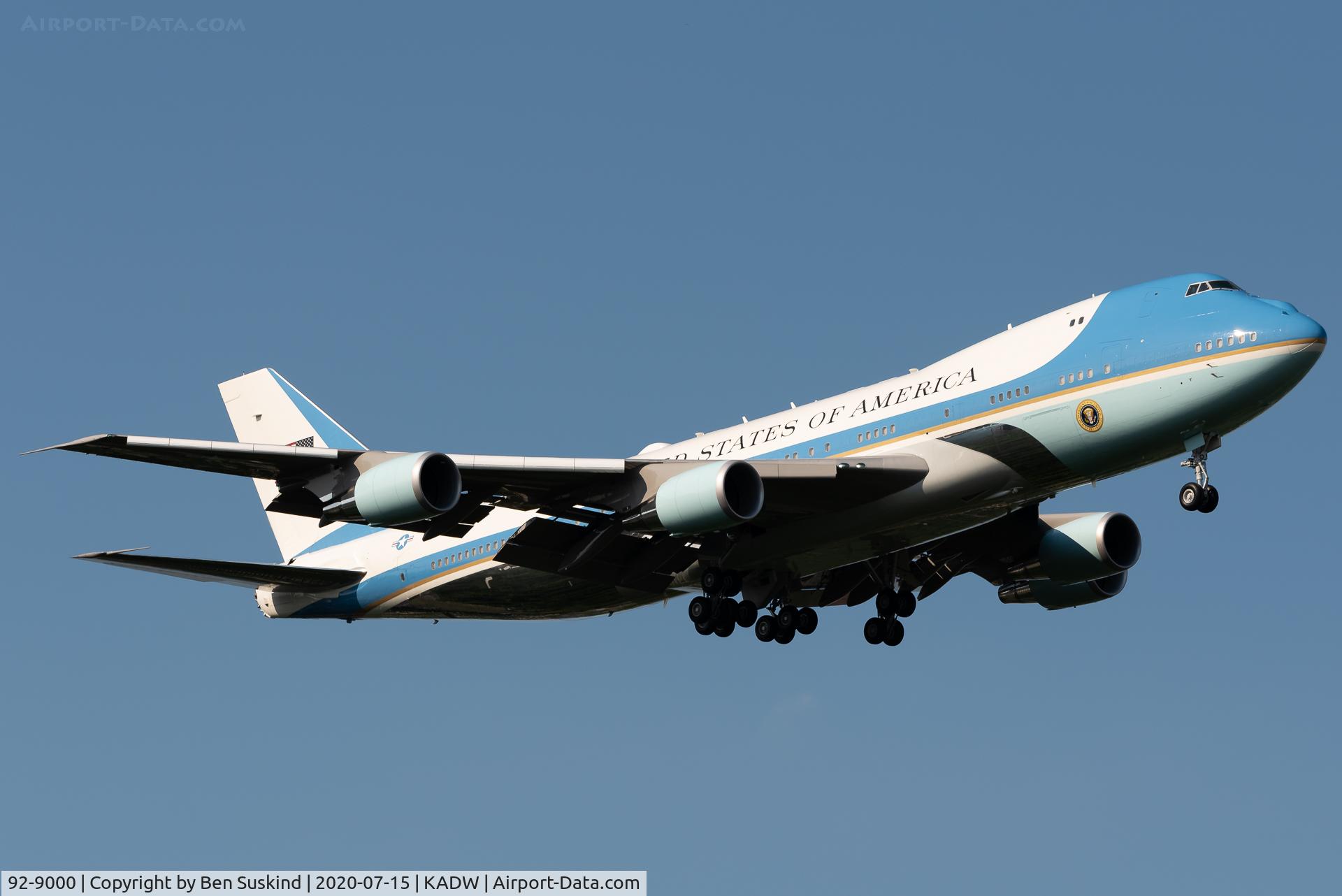 92-9000, 1987 Boeing VC-25A (747-2G4B) C/N 23825, VC-25 landing at Andrews AFB.