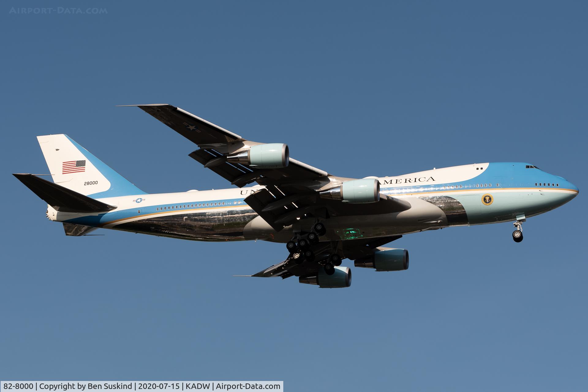 82-8000, 1987 Boeing VC-25A (747-2G4B) C/N 23824, VC-25 landing at Andrews AFB.