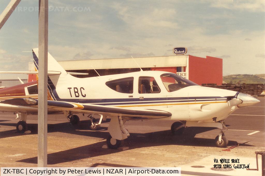 ZK-TBC, 1977 Rockwell Commander 114 C/N 14240, R D Leach & Associates Ltd., Auckland - 1985