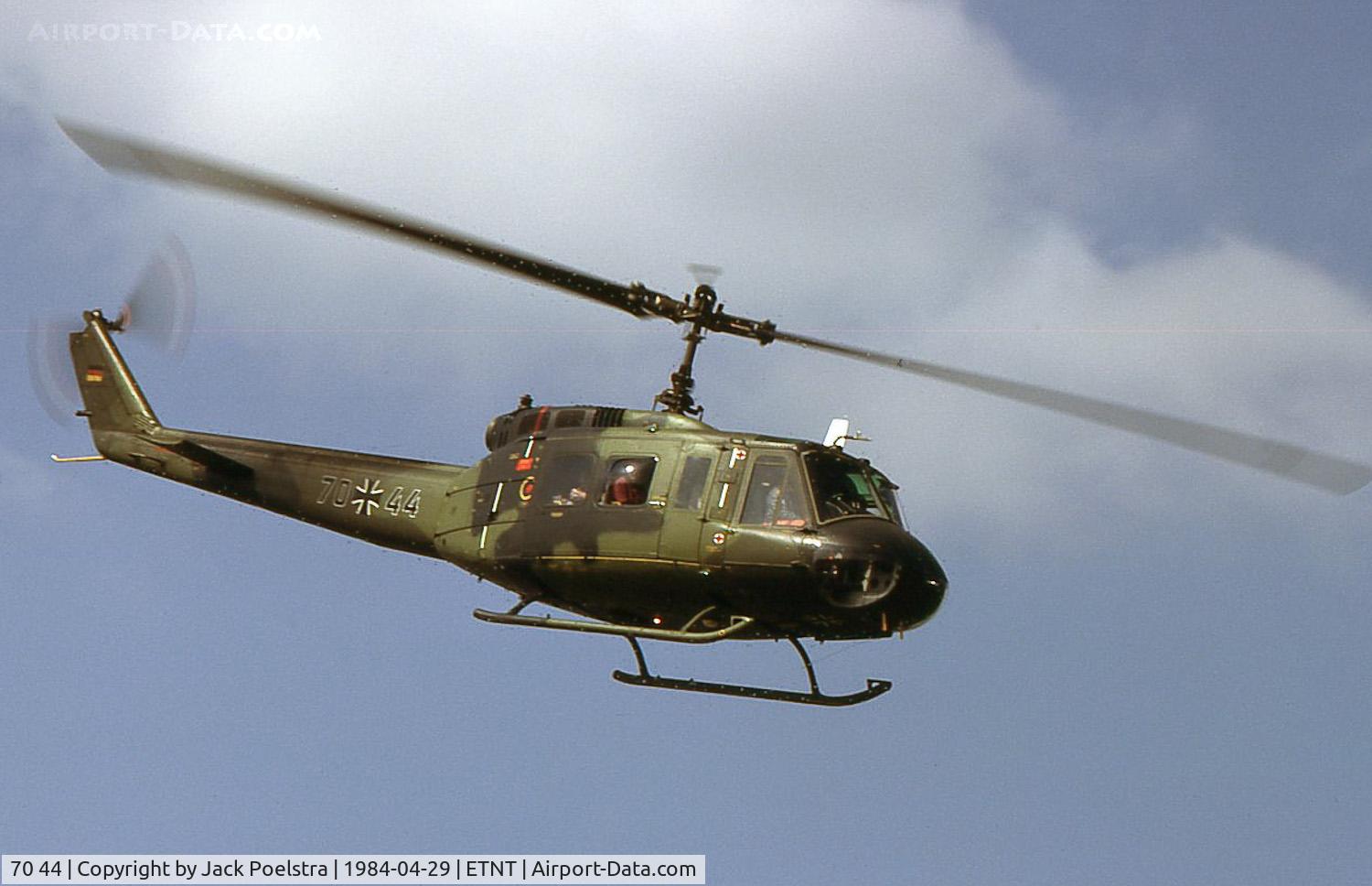 70 44, Bell UH-1D Iroquois (205) C/N 8104, UH-1D of HTG64