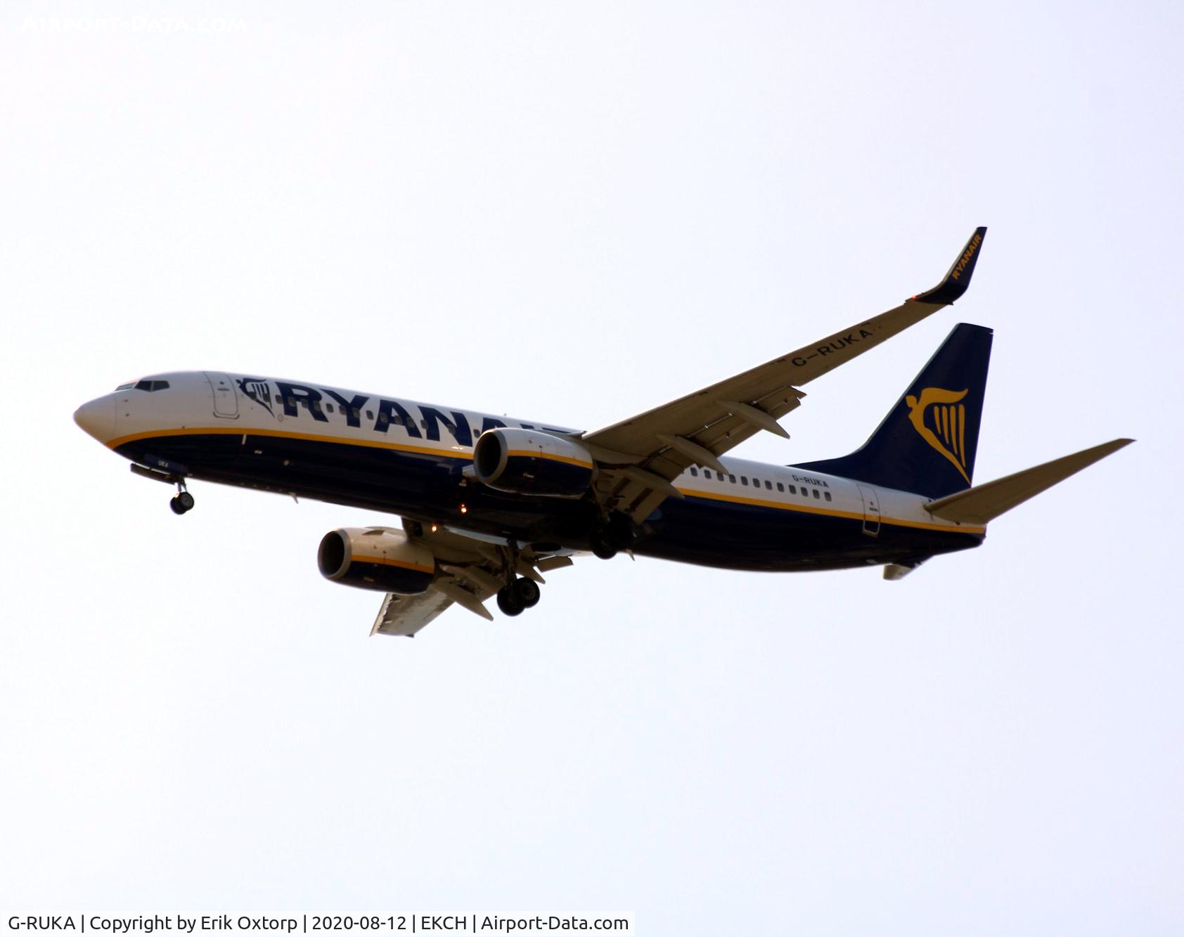 G-RUKA, 2014 Boeing 737-8AS C/N 44687, G-RUKA landing rw 04R