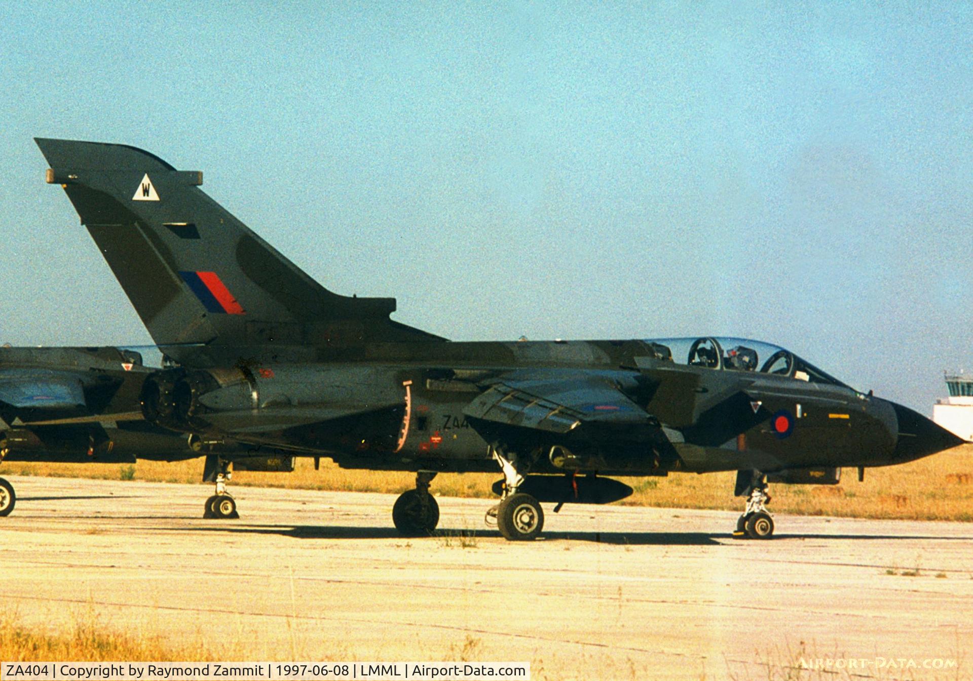 ZA404, 1983 Panavia Tornado GR.1A C/N 214/BS071/3103, Panavia Tornado GR.1 ZA404/W of No 2Sqdn Royal Air Force