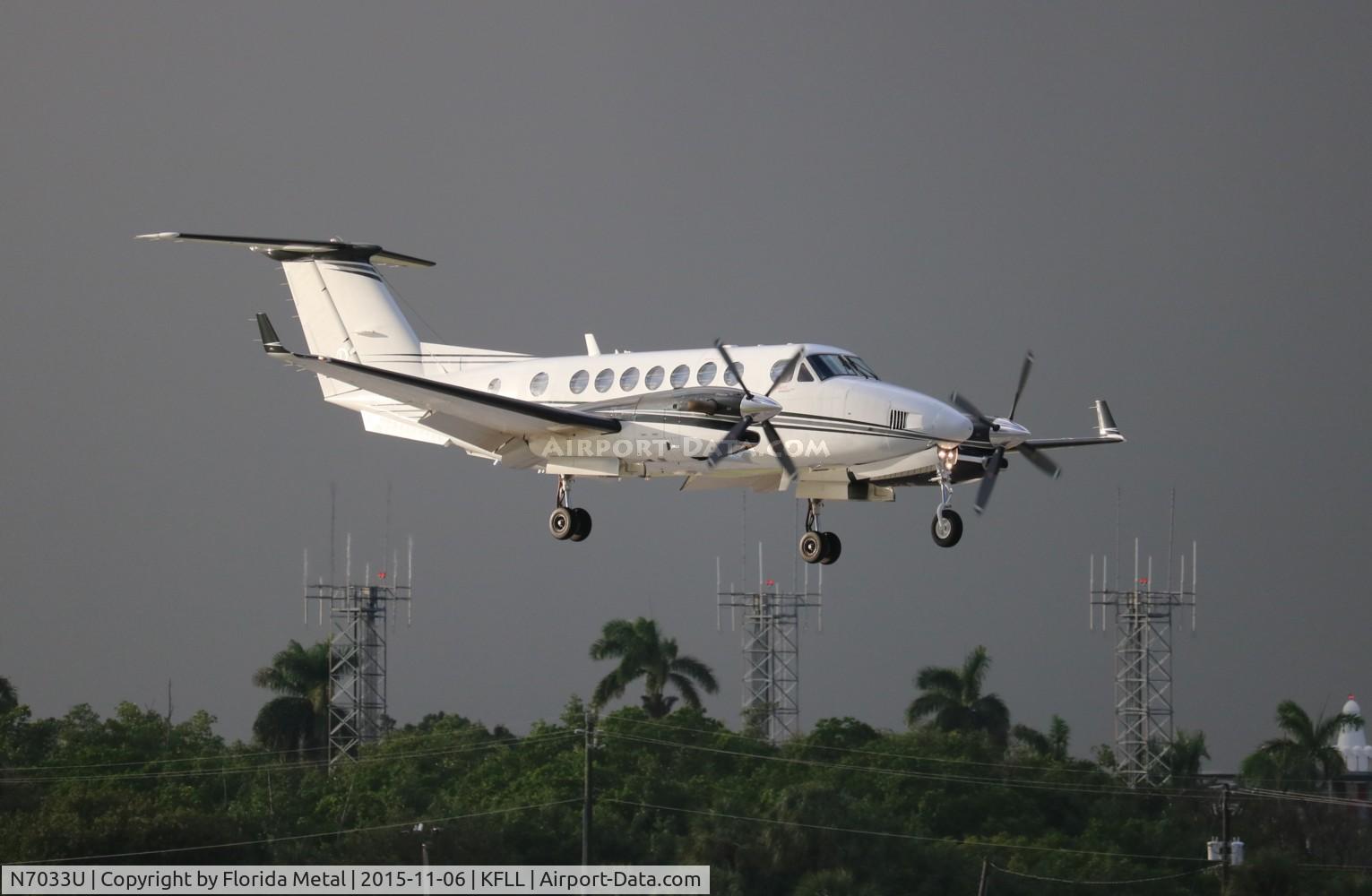 N7033U, Beechcraft 350C Super King Air (B300C) C/N FM-13, Beech 300C