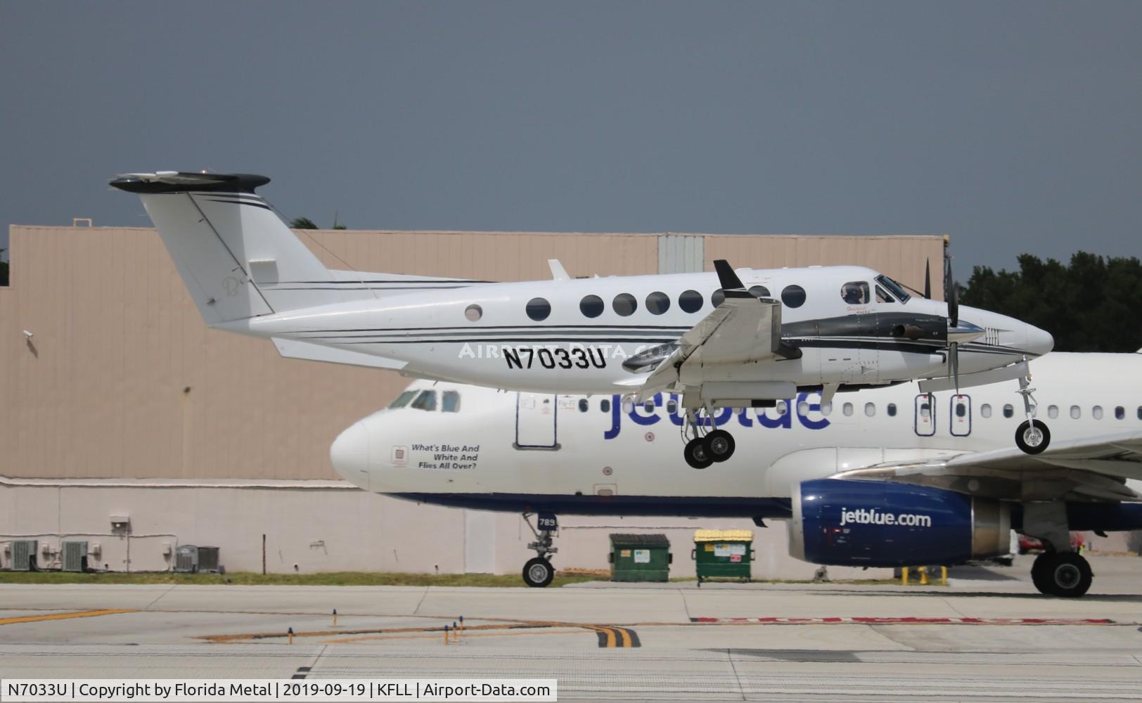 N7033U, Beechcraft 350C Super King Air (B300C) C/N FM-13, Beech 300C
