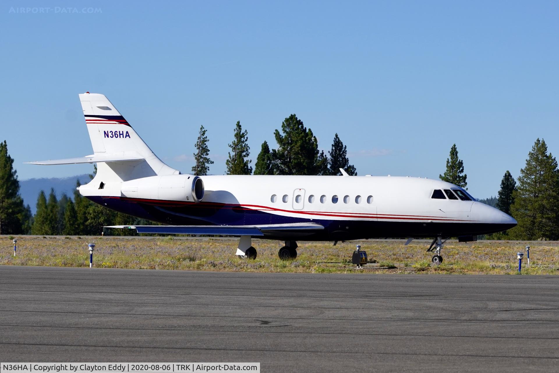 N36HA, 2000 Bombardier Challenger 604 (CL-600-2B16) C/N 5441, Truckee airport California 2020.