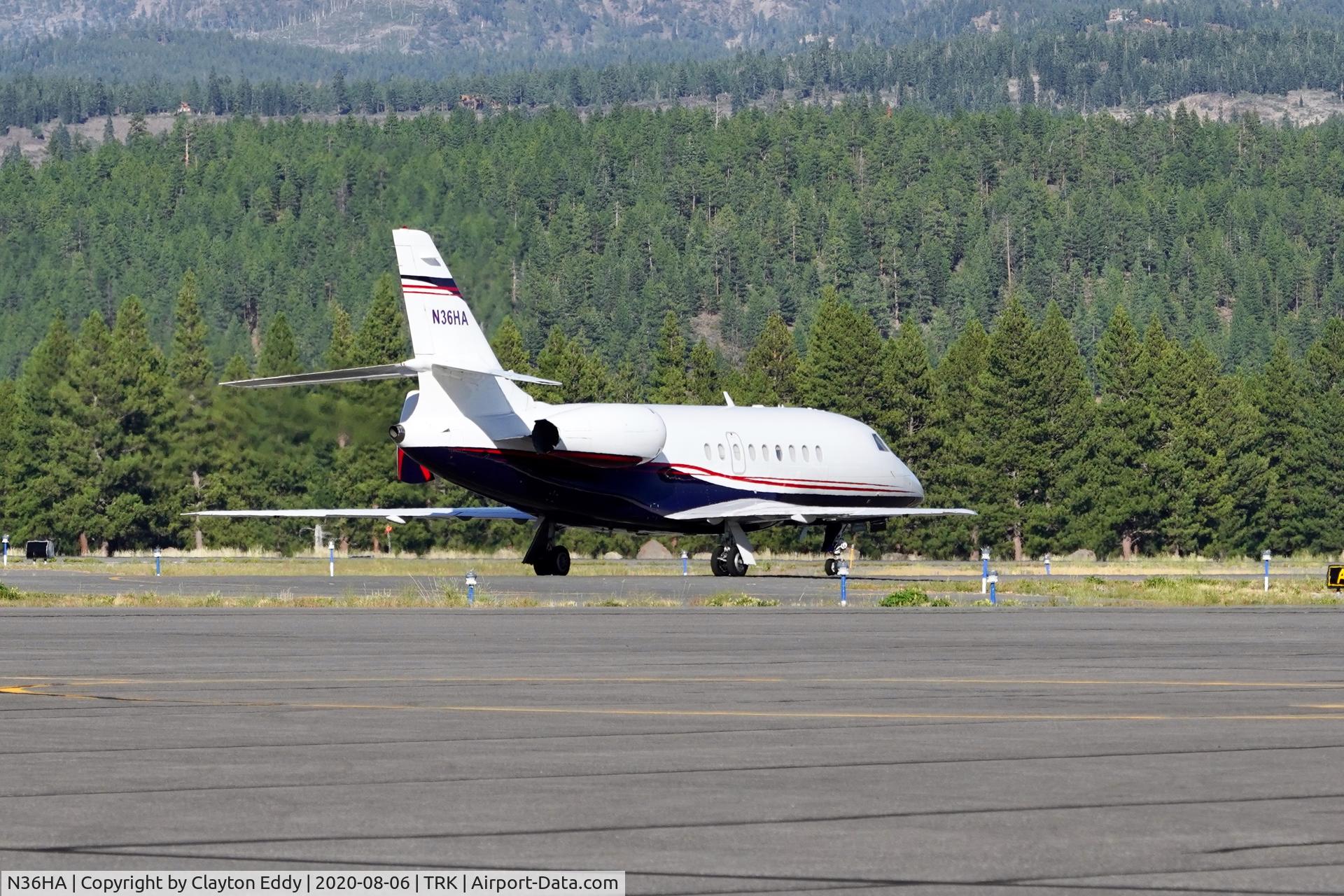 N36HA, 2000 Bombardier Challenger 604 (CL-600-2B16) C/N 5441, Truckee airport California 2020.