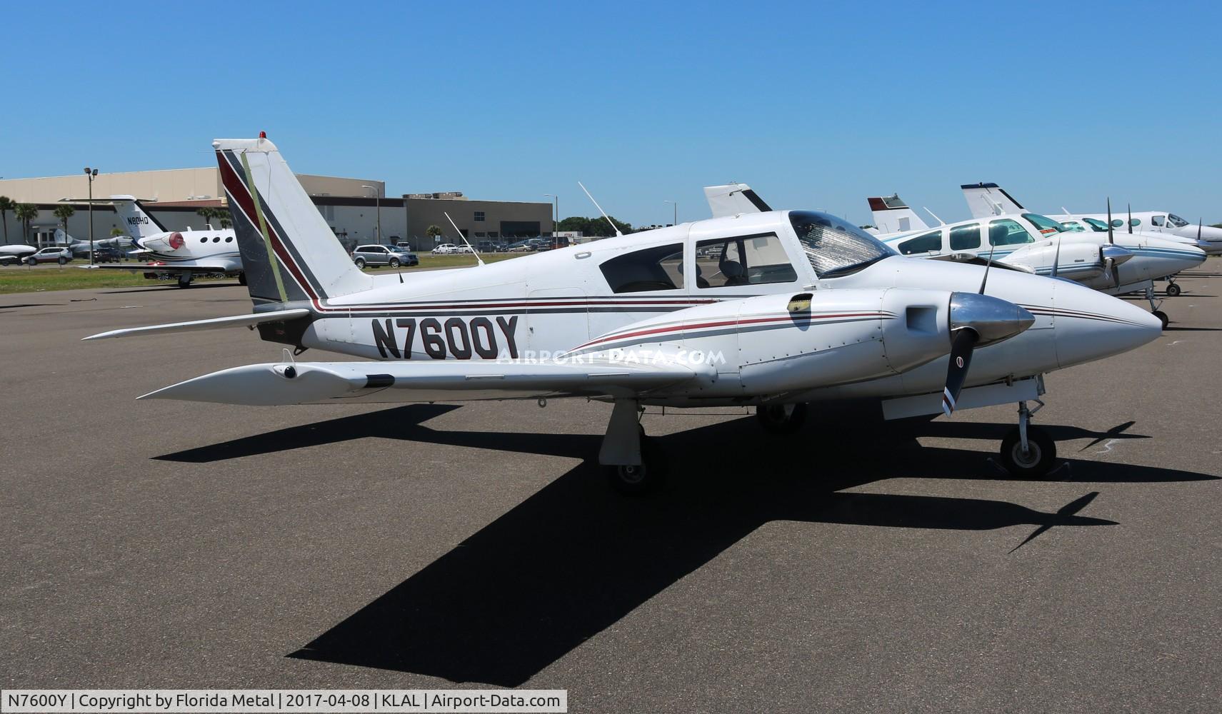 N7600Y, 1964 Piper PA-30 Twin Comanche C/N 30-669, PA-30