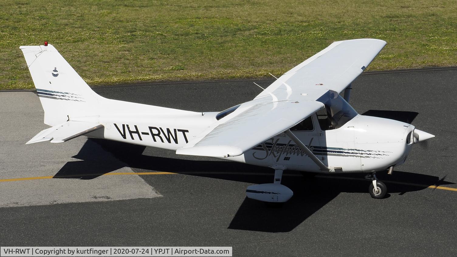 VH-RWT, 1998 Cessna 172R C/N 17280374, Cessna 172R cn 17280374. RAC of WA VH-RWT YPJT 240720