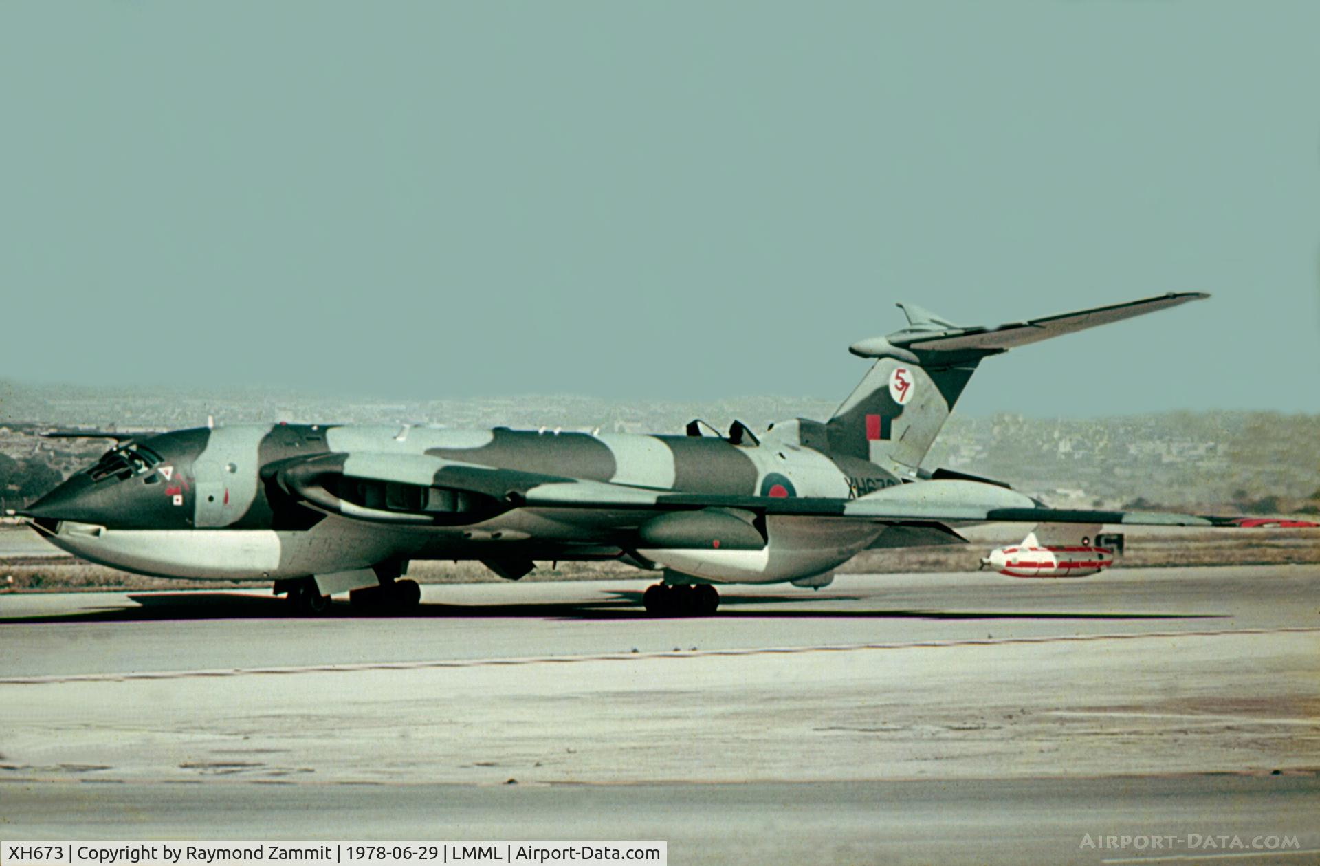 XH673, 1960 Handley Page Victor K.2 C/N HP80/58, Handley Page Victor XH673 of 57 Sqdn Royal Air Force