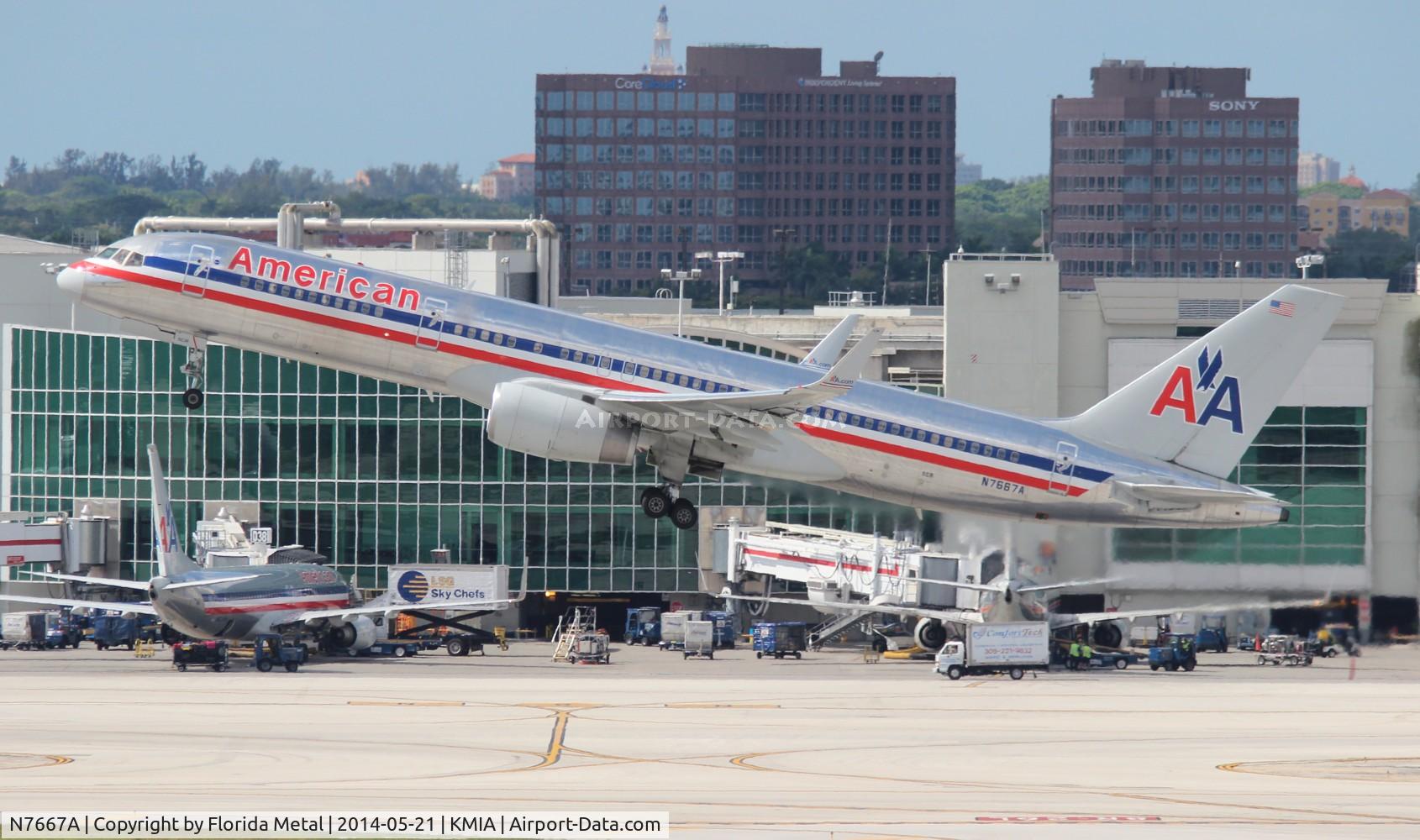 N7667A, 1992 Boeing 757-223 C/N 25301, American
