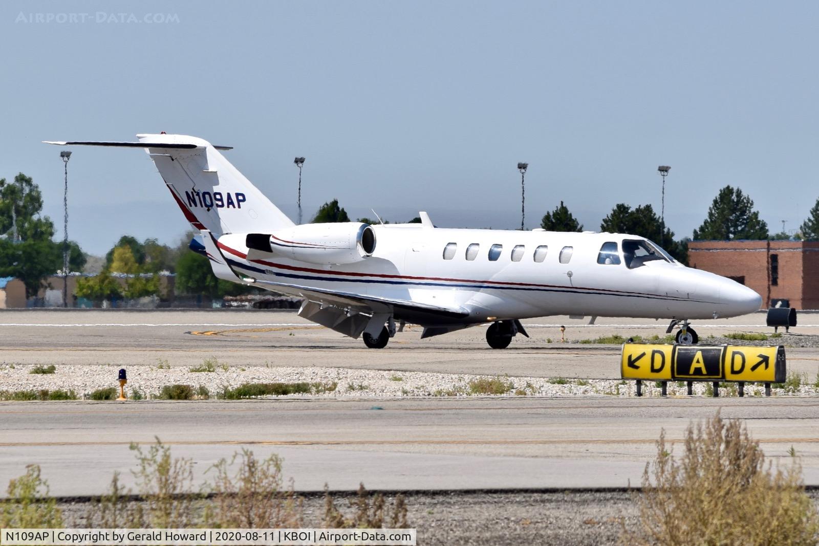 N109AP, 2002 Cessna 525A CitationJet CJ2+ C/N 525A-0131, Taxiing on Delta.
