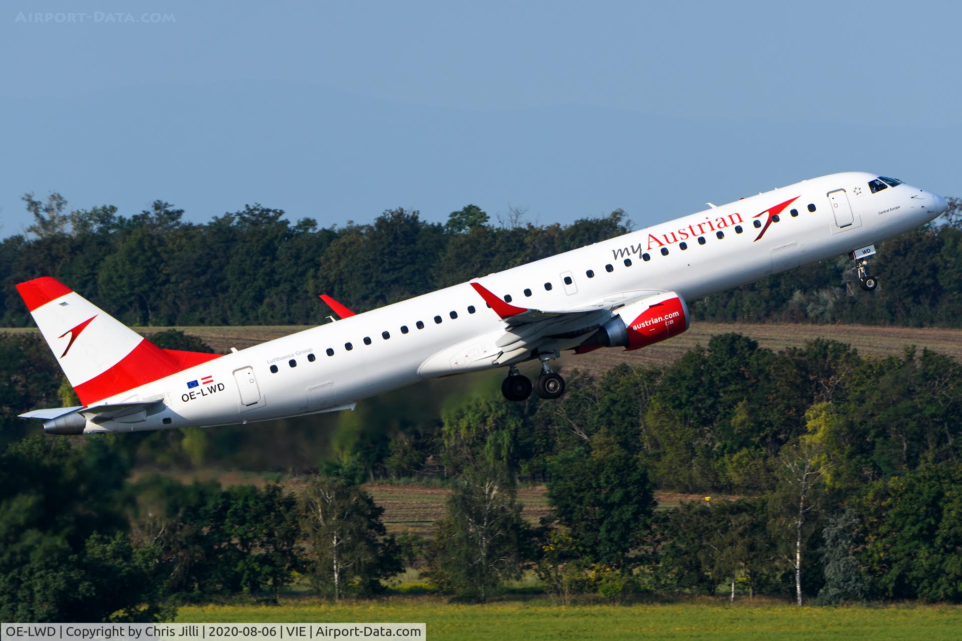 OE-LWD, 2011 Embraer 195LR (ERJ-190-200LR) C/N 19000411, Austrian Airlines