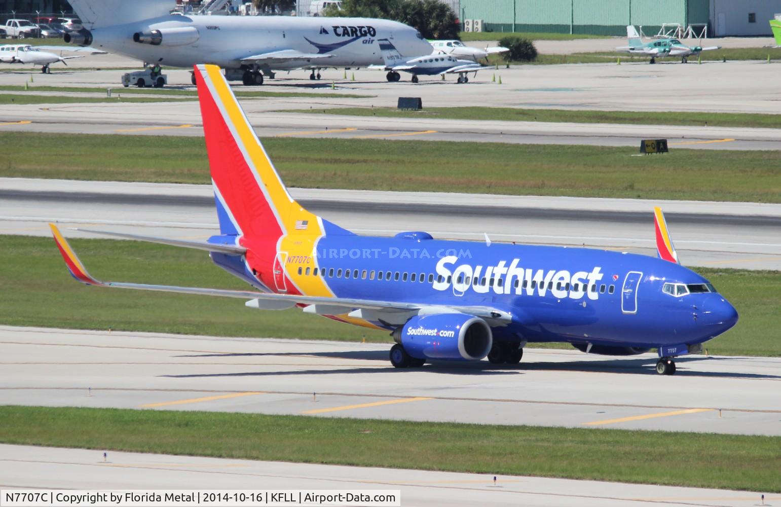 N7707C, 2004 Boeing 737-76N C/N 32667, WN 737-700