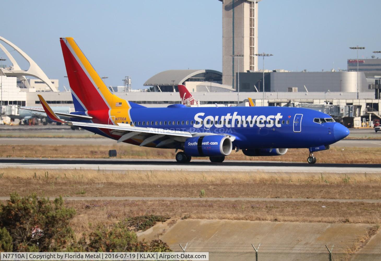 N7710A, 2005 Boeing 737-76N C/N 32656, WN 737-700