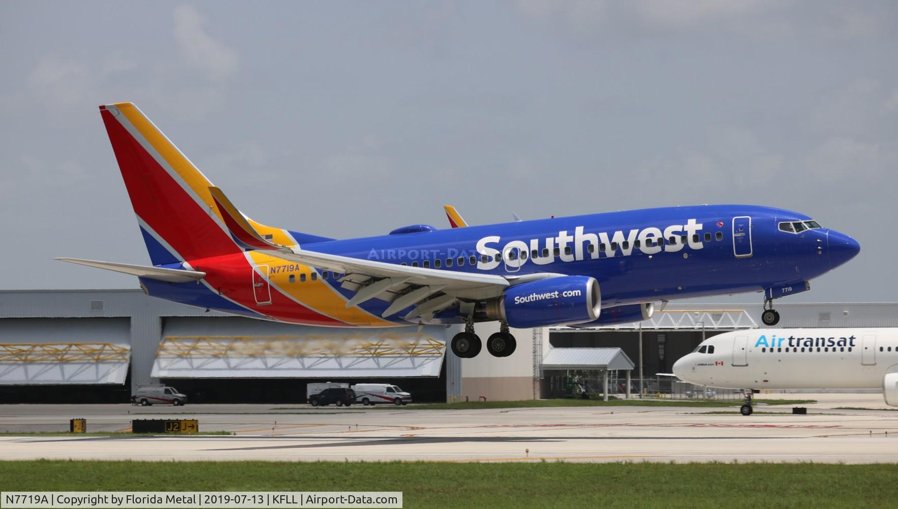 N7719A, 2005 Boeing 737-76N C/N 32666, WN 737-700