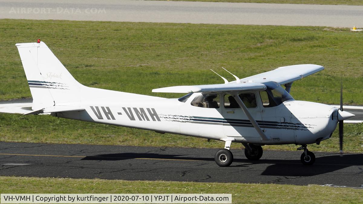 VH-VMH, 1997 Cessna 172R C/N 17280078, Cessna 172R Skylark cn17280078. Jandakot Flight Centre VH-VMH YPJT 100720