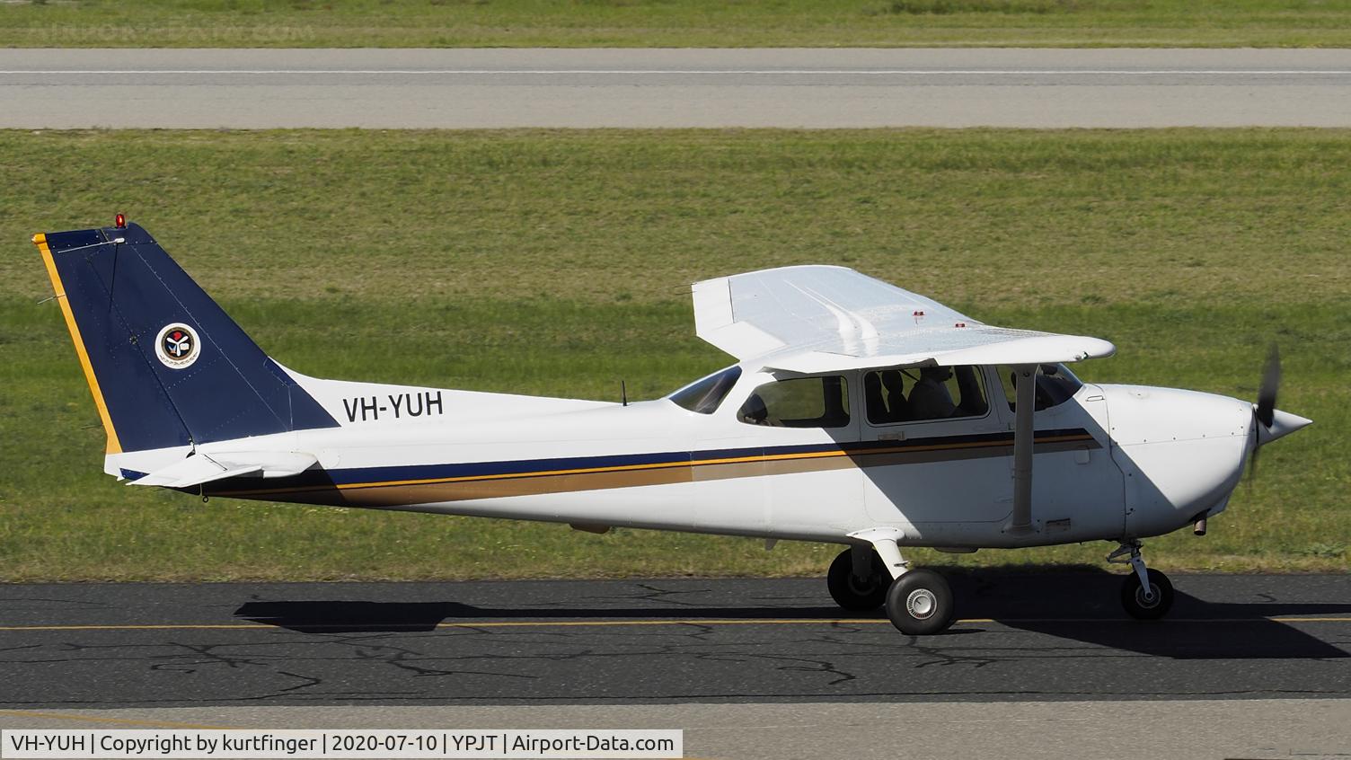 VH-YUH, Cessna 172R C/N 17281148, Cessna 172R cn 17281148. Singapore Flying College VH-YUH YPJT 100720