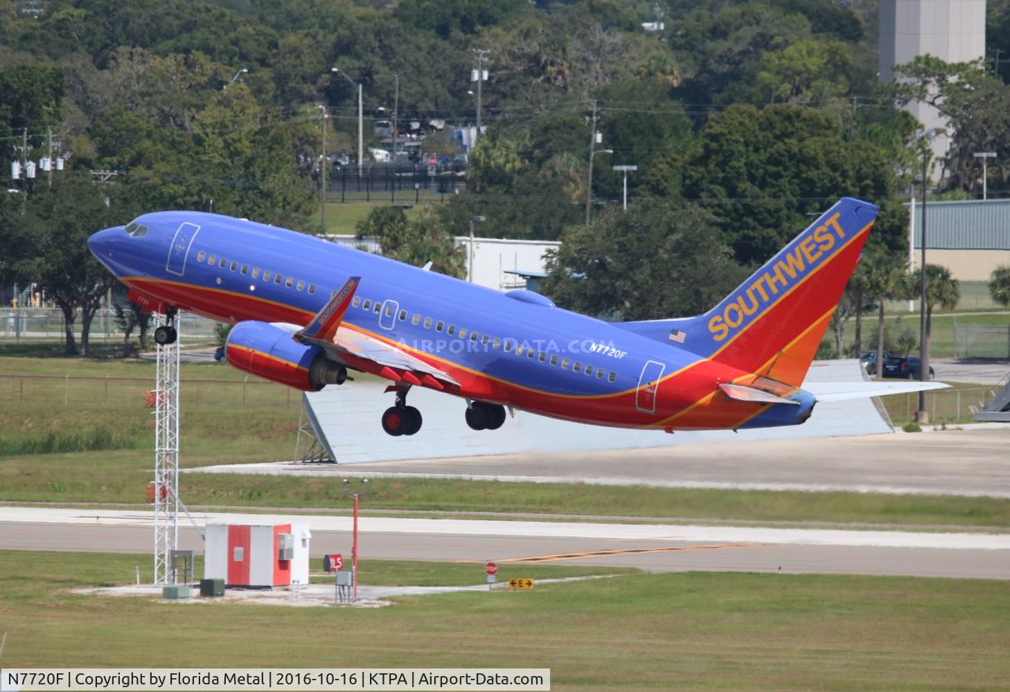 N7720F, 2006 Boeing 737-7BD C/N 33922, SWA 737-700