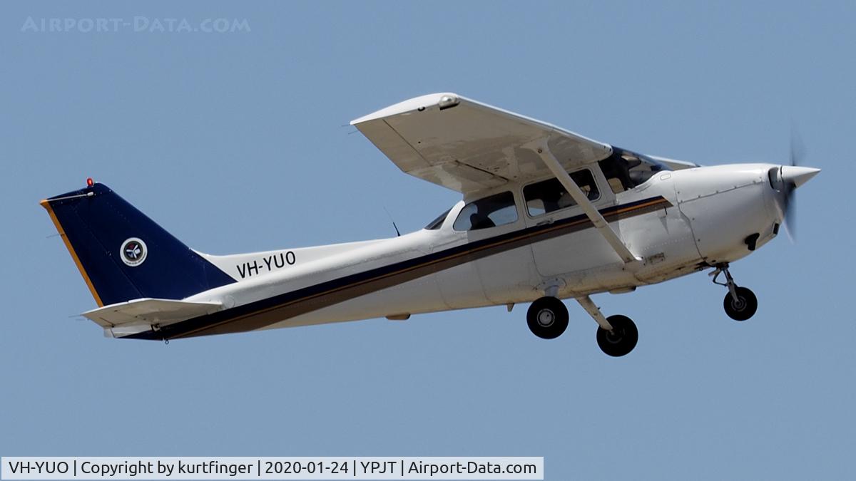 VH-YUO, 2004 Cessna 172R C/N 172-81234, Cessna 172R Skyhawk sn 172-81577. Singapore Flying College VH-YUO YPJT 24012020