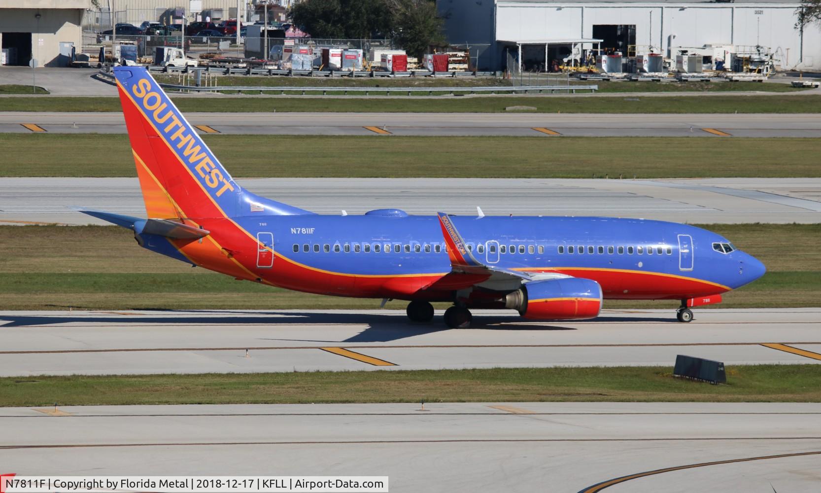 N7811F, 2001 Boeing 737-76N C/N 28654, SWA 737-700