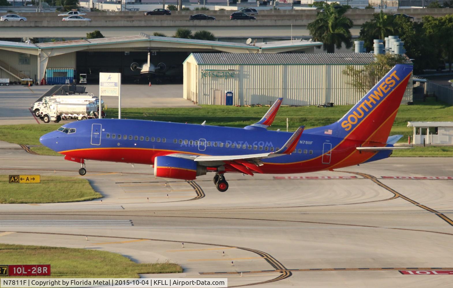 N7811F, 2001 Boeing 737-76N C/N 28654, SWA 737-700