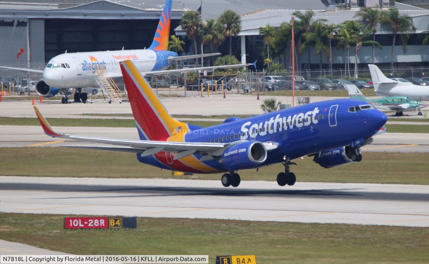 N7818L, 1999 Boeing 737-76N C/N 28609, WN 737-700