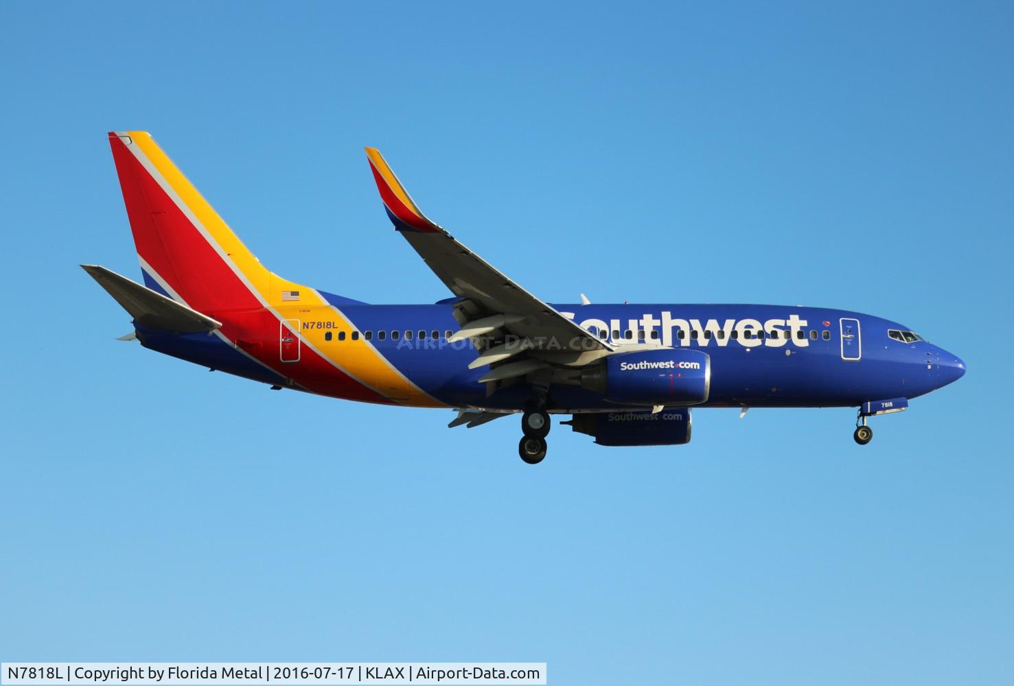 N7818L, 1999 Boeing 737-76N C/N 28609, WN 737-700