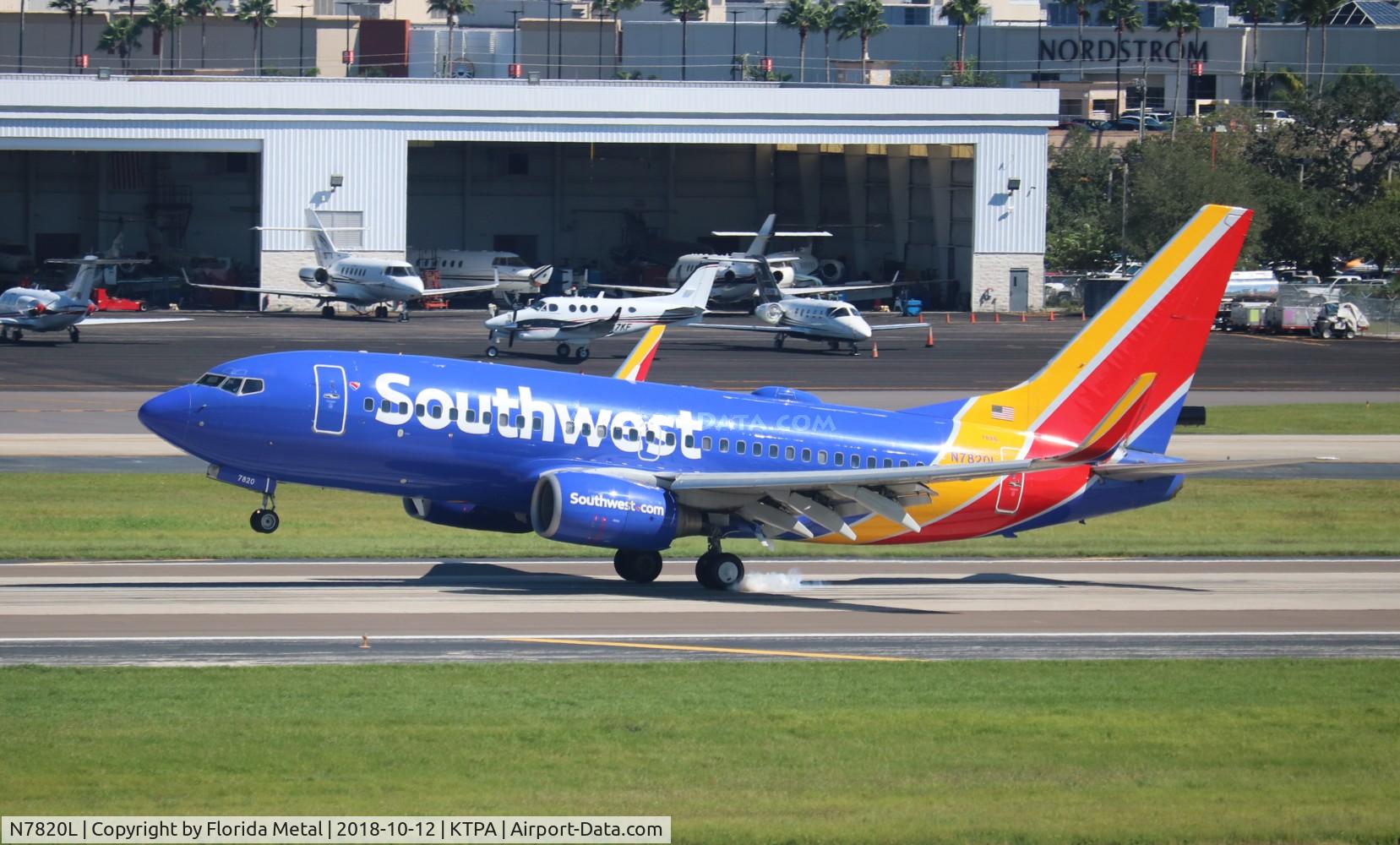 N7820L, 2002 Boeing 737-79P C/N 28253, WN 737-700