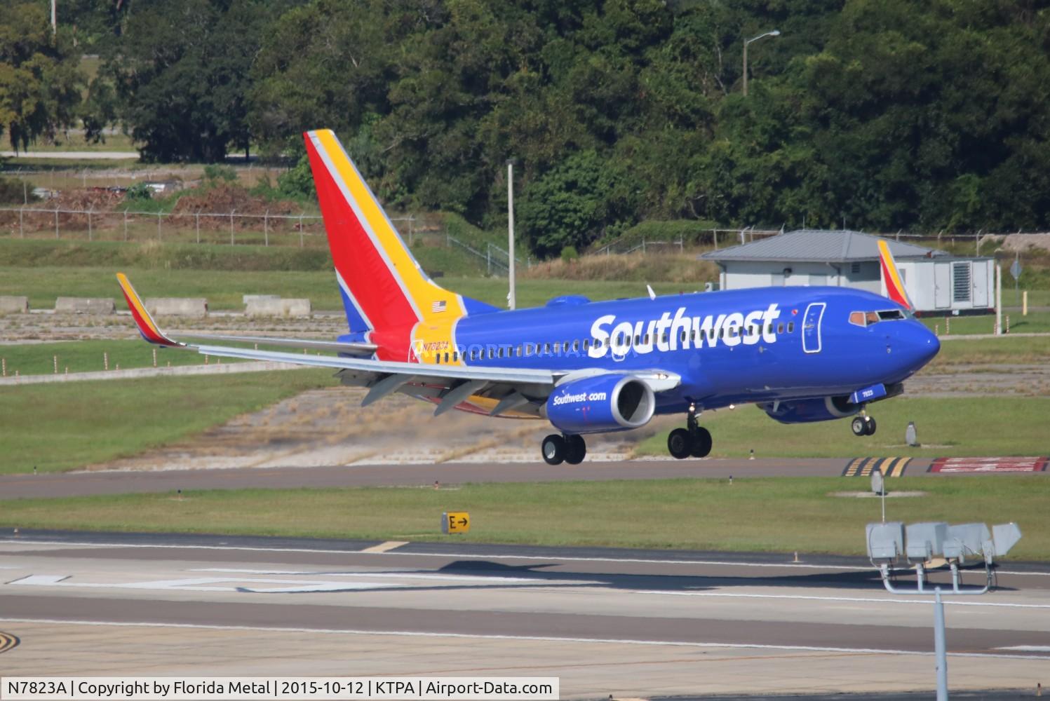 N7823A, 2003 Boeing 737-7CT C/N 32749, WN 737-700