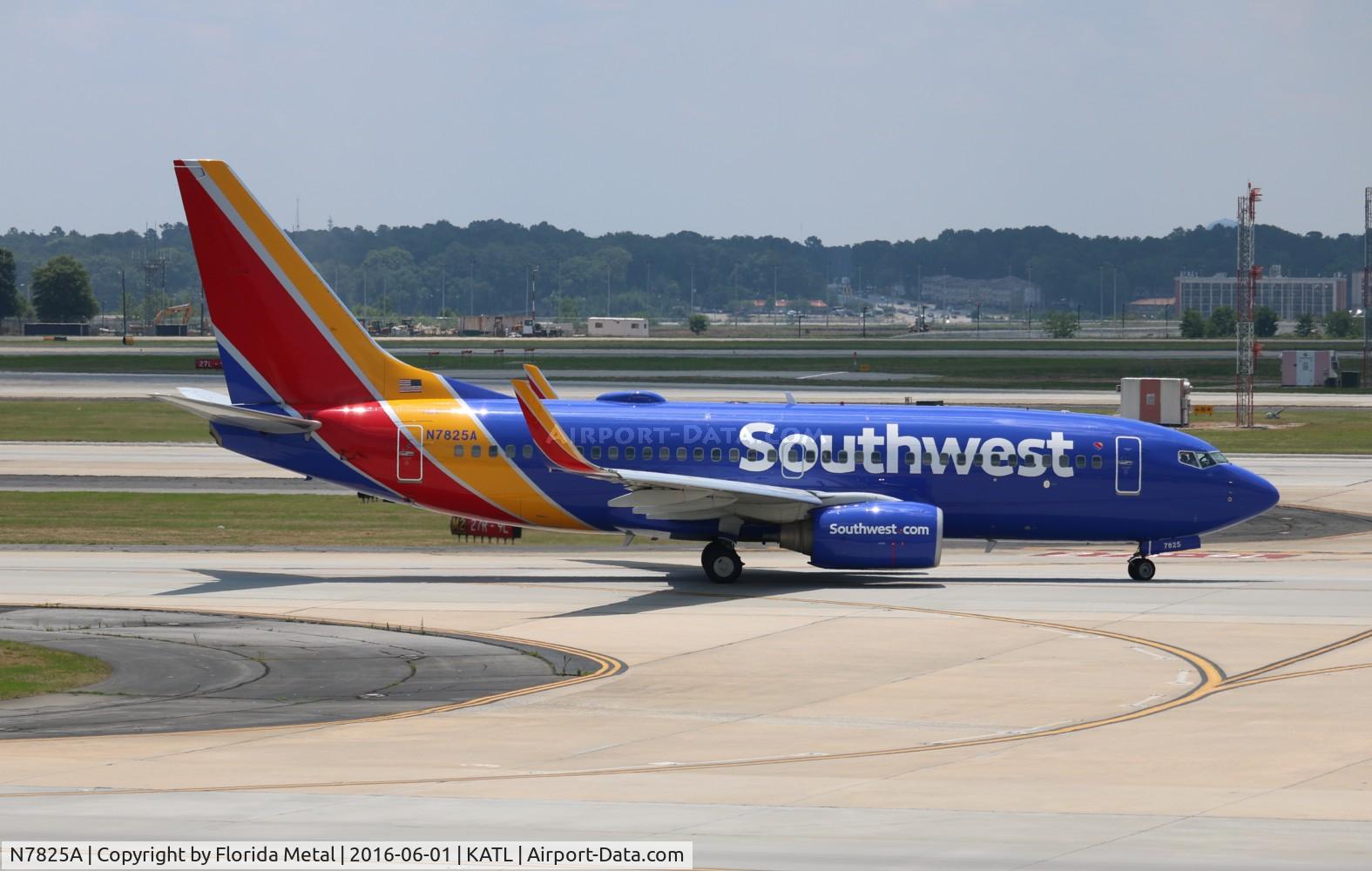 N7825A, 2003 Boeing 737-7CT C/N 32750, WN 737-700