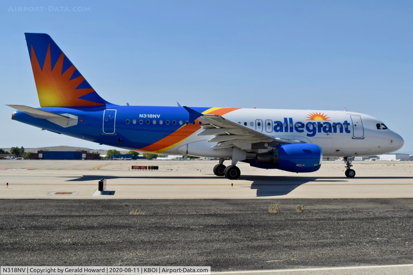 N318NV, 2005 Airbus A319-111 C/N 2492, Taxiing on Alpha.