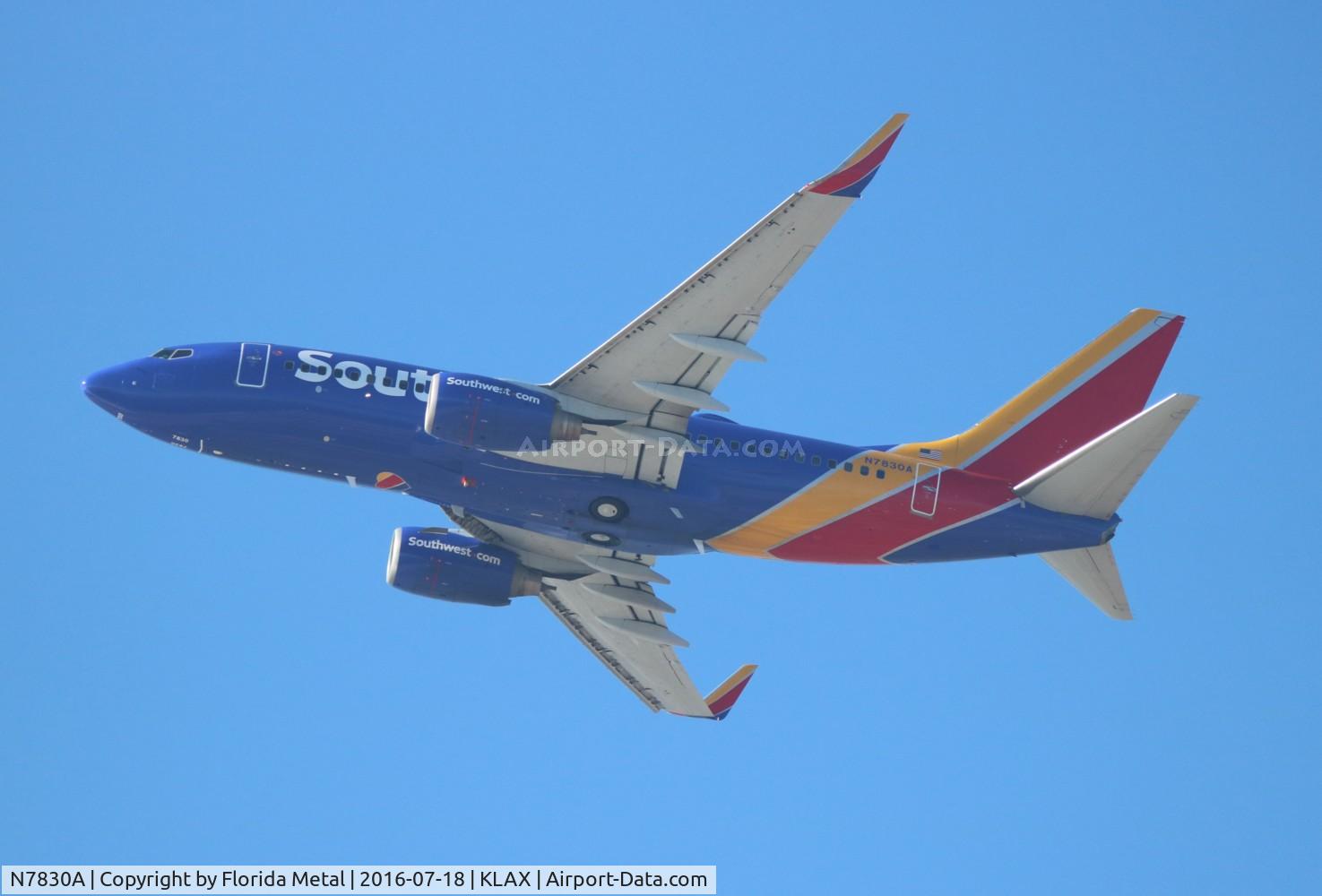 N7830A, 1999 Boeing 737-7L9 C/N 28008, WN 737-700