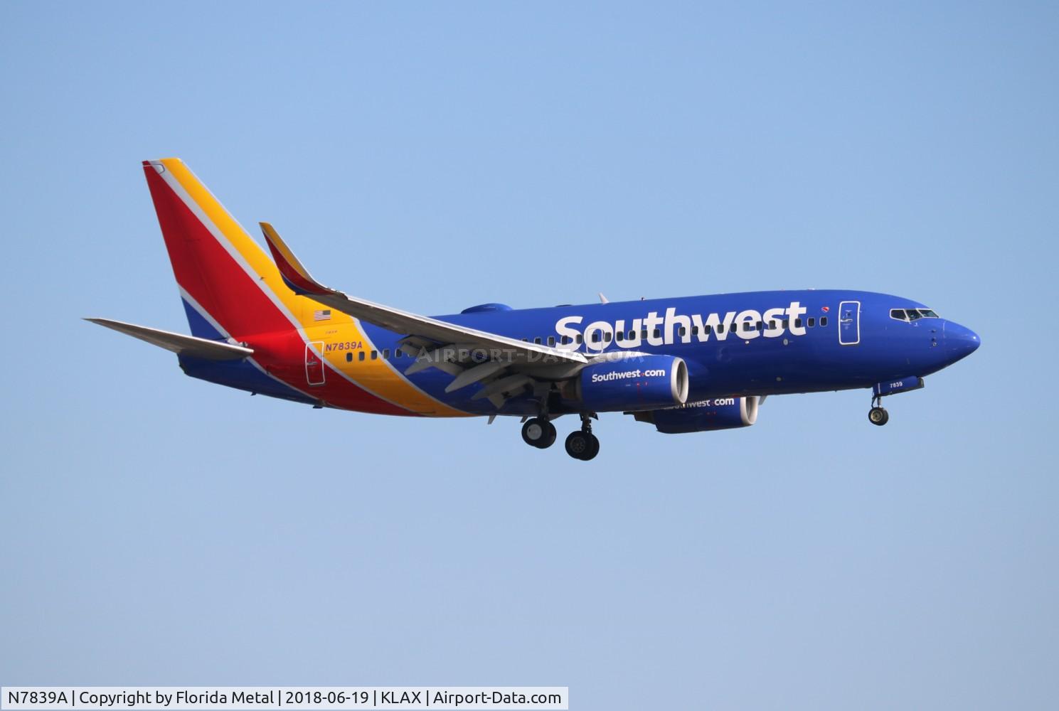 N7839A, 2001 Boeing 737-73V C/N 30243, WN 737-700