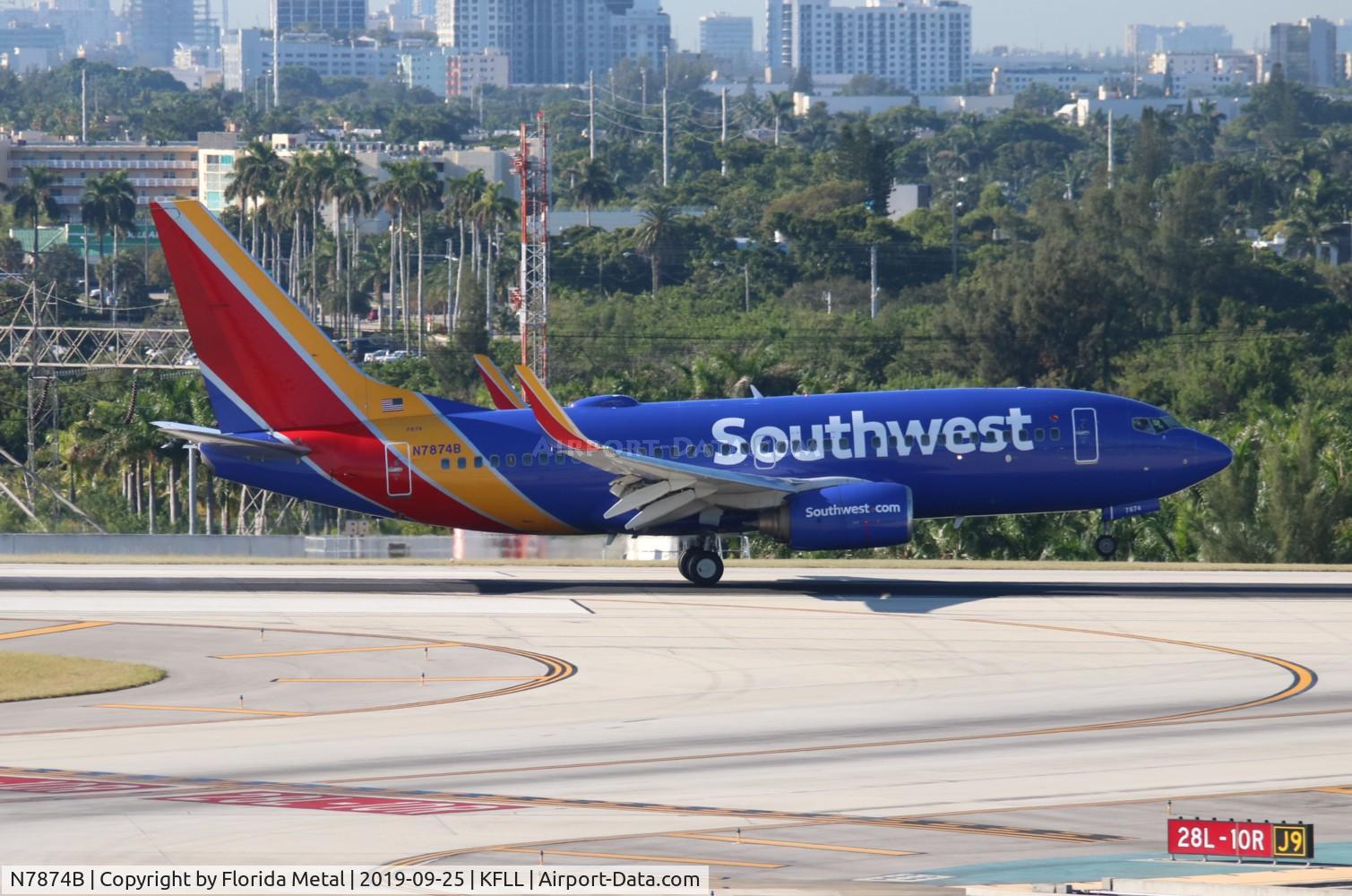N7874B, 2004 Boeing 737-7Q8 C/N 29352, WN 737-700