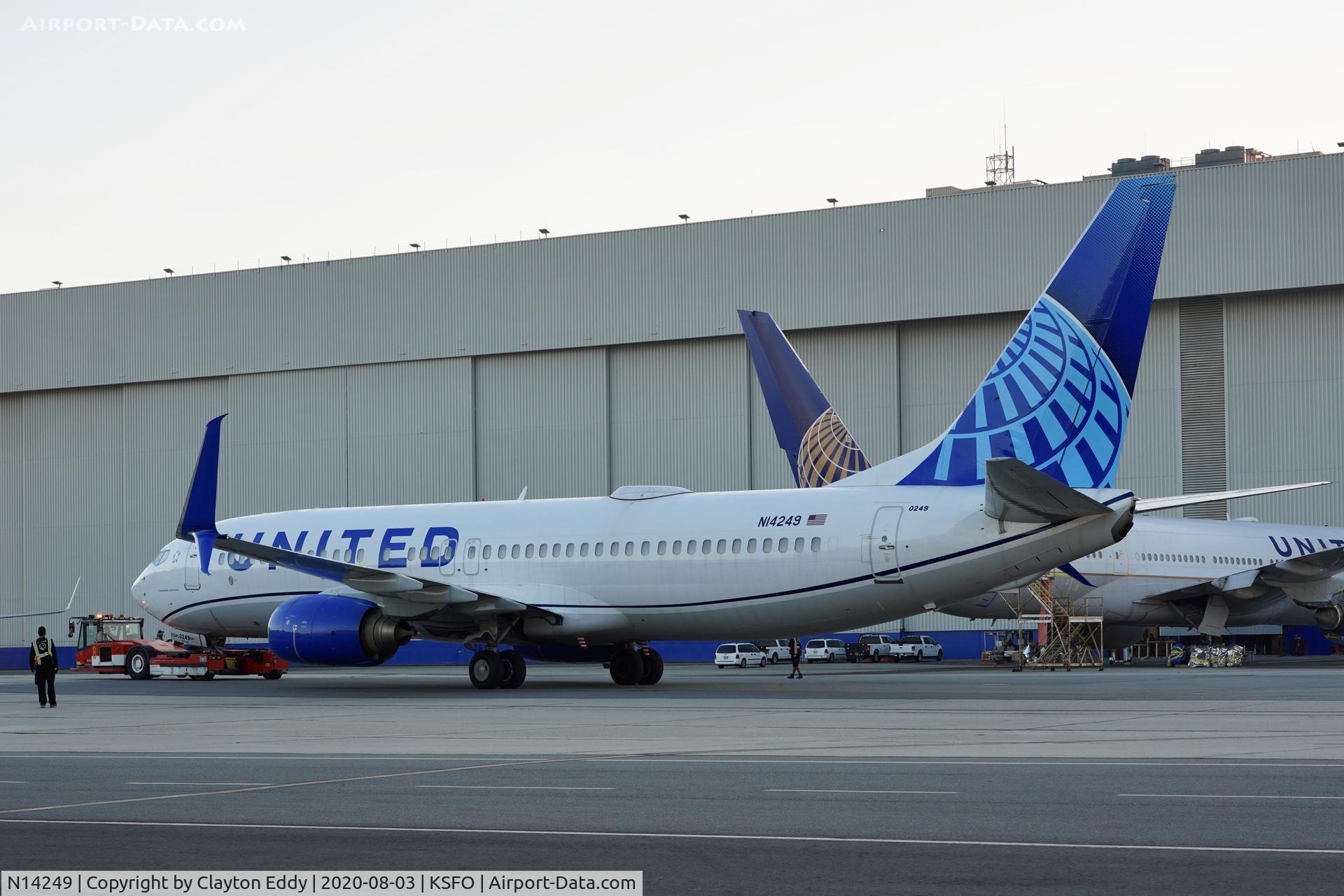 N14249, 1999 Boeing 737-824 C/N 28809, SFO 2020.