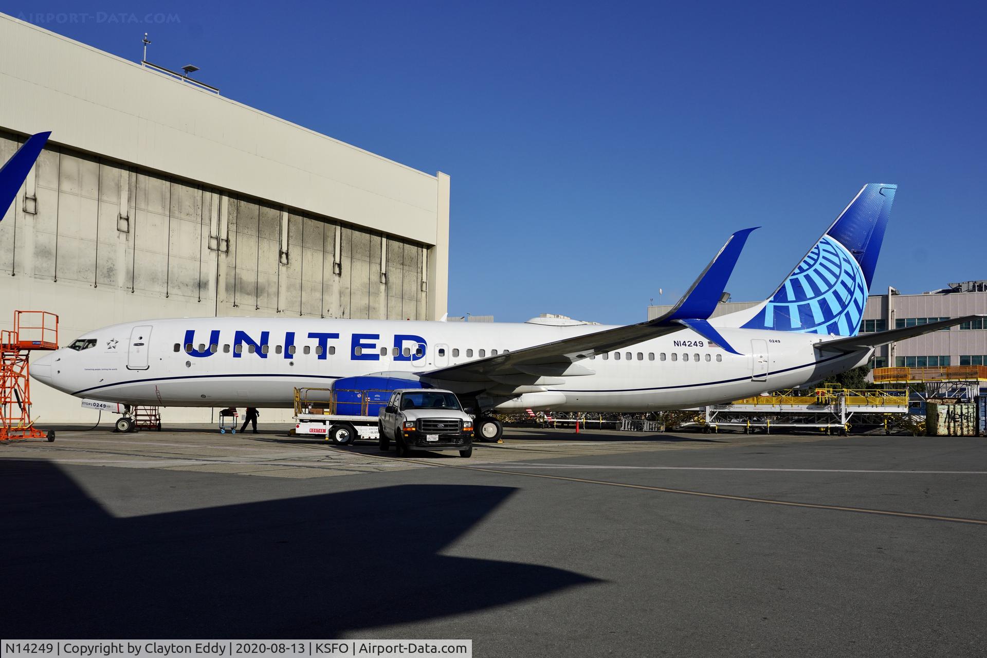 N14249, 1999 Boeing 737-824 C/N 28809, SFO 2020.