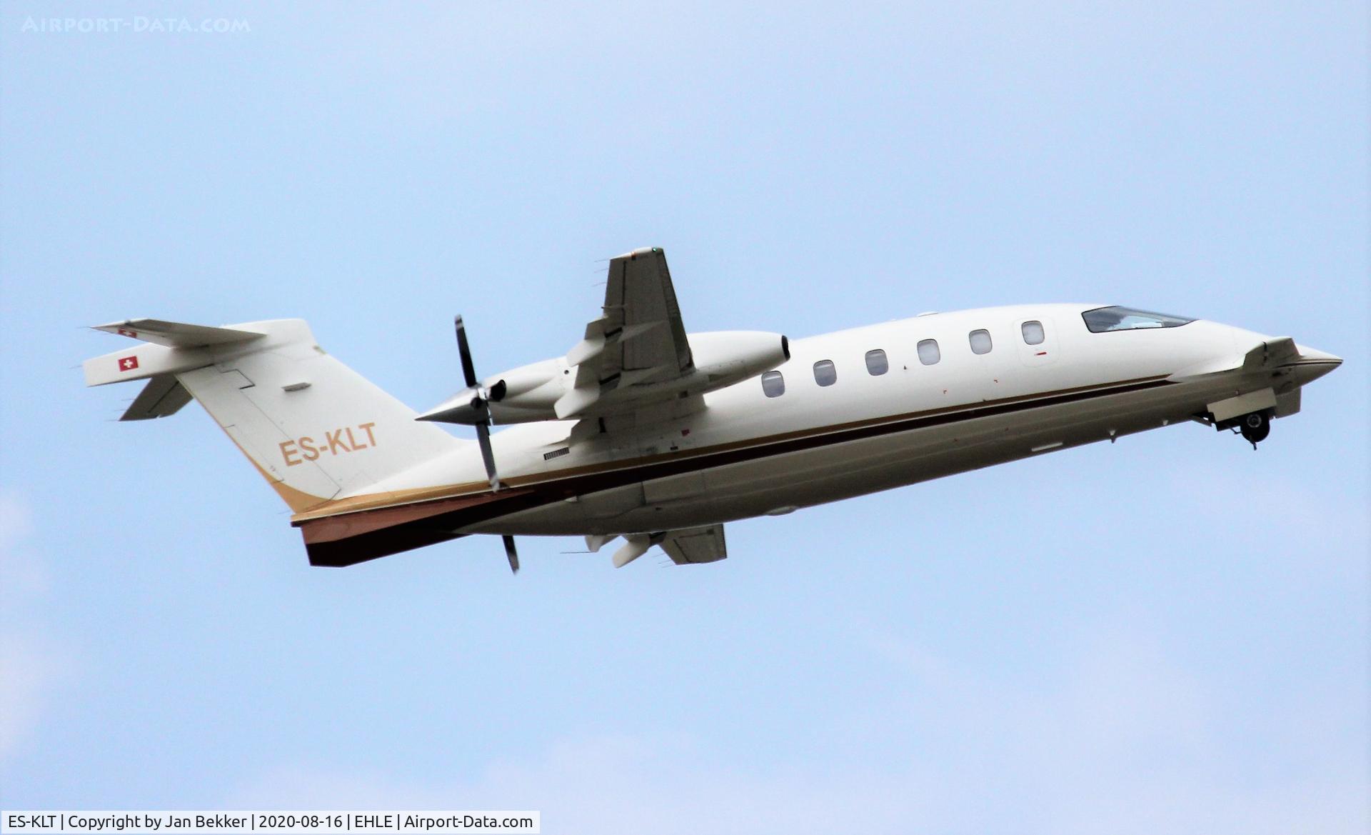 ES-KLT, 2003 Piaggio P-180 Avanti C/N 1066, Lelystad Airport