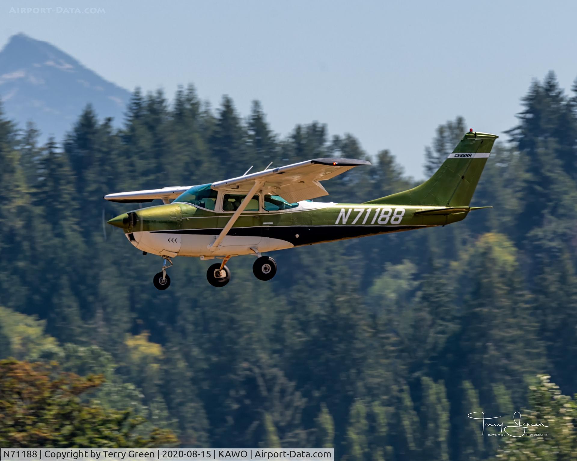N71188, 1968 Cessna 182M Skylane C/N 18259525, KAWO