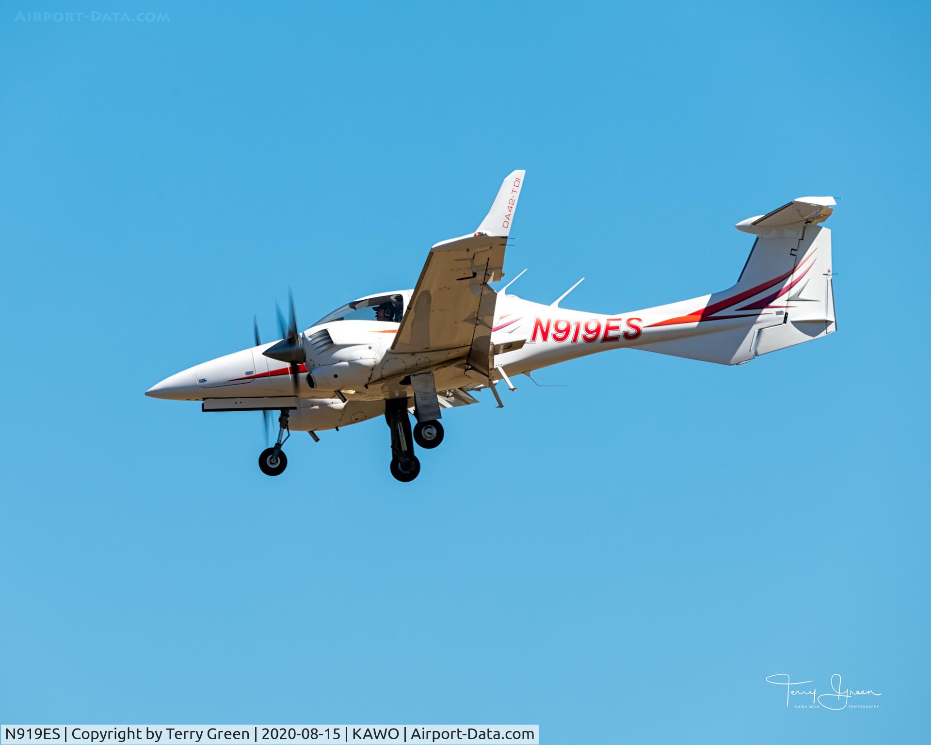 N919ES, 2006 Diamond DA-42 Twin Star C/N 42.106, KAWO