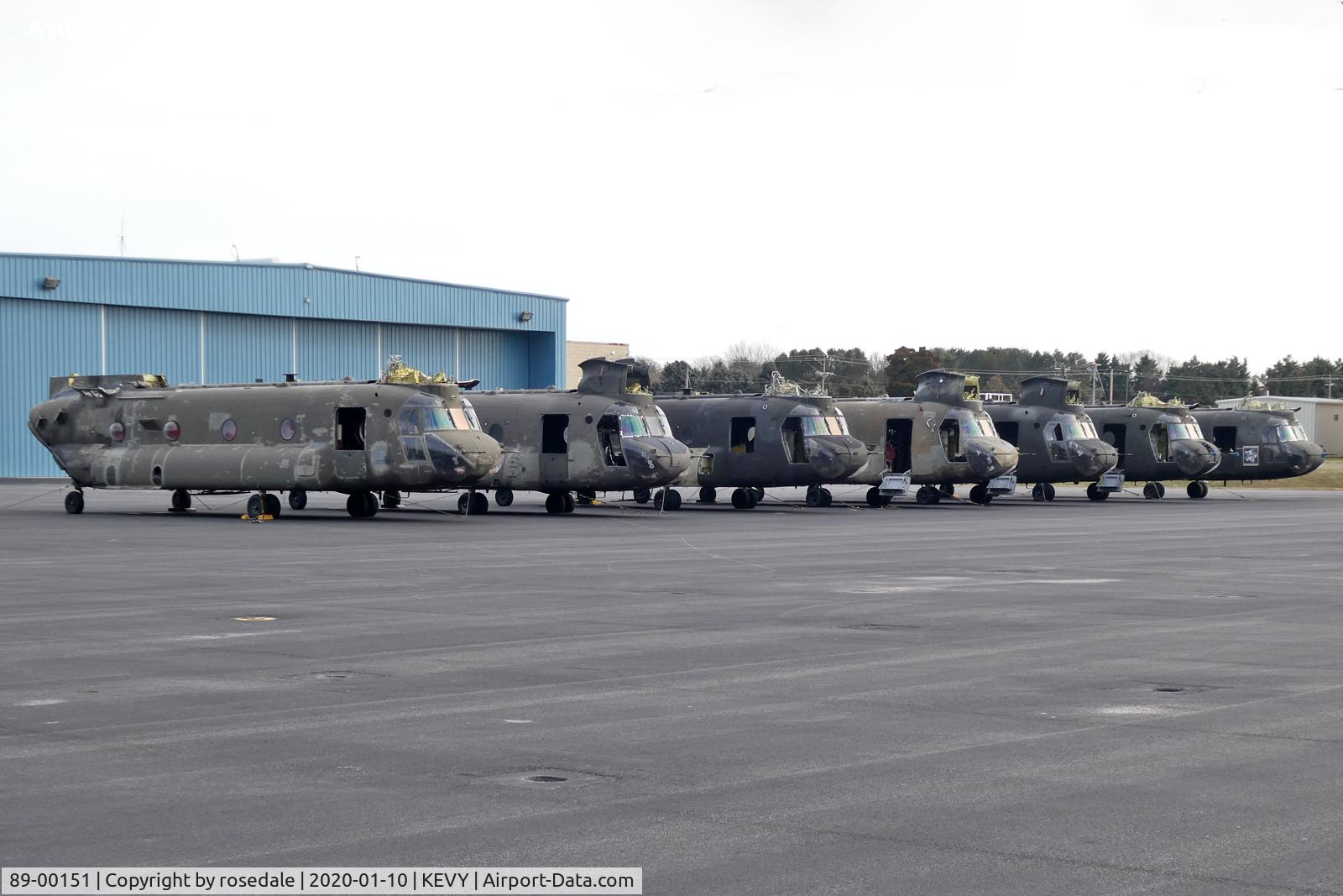 89-00151, 1989 Boeing Vertol CH-47D C/N M3305, 1st left, Stored, Stripped of parts, up for sale with 5 others