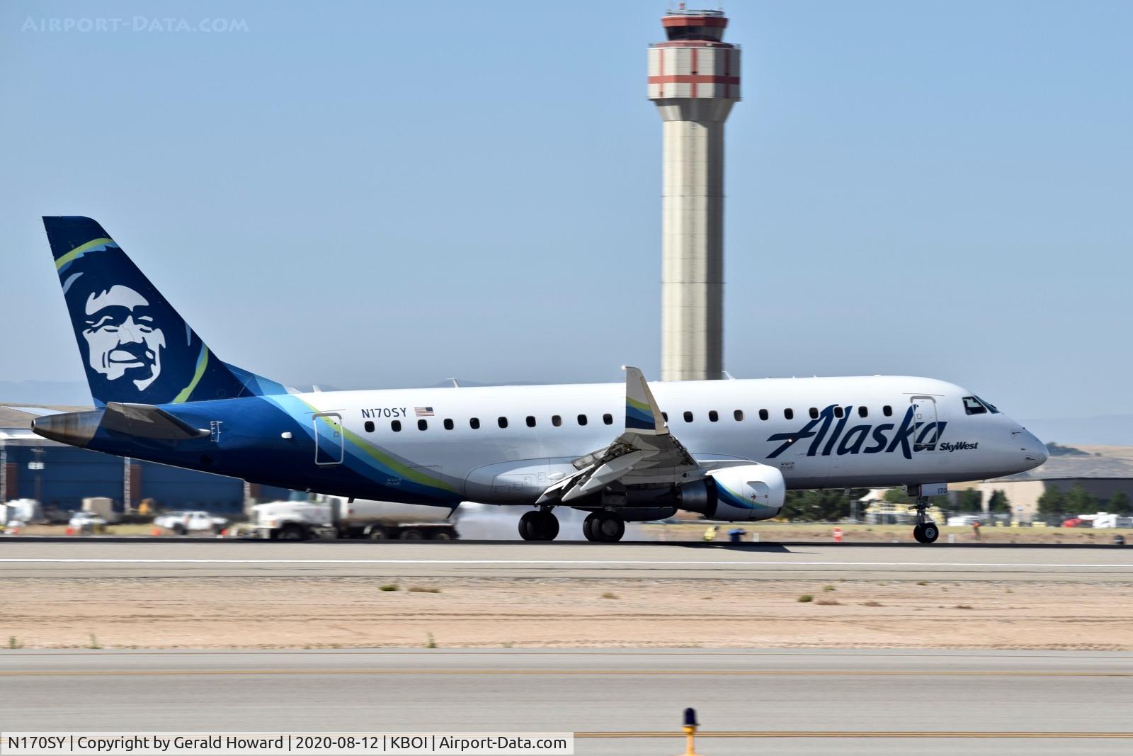 N170SY, 2015 Embraer 175LR (ERJ-170-200LR) C/N 17000483, Landing roll out.